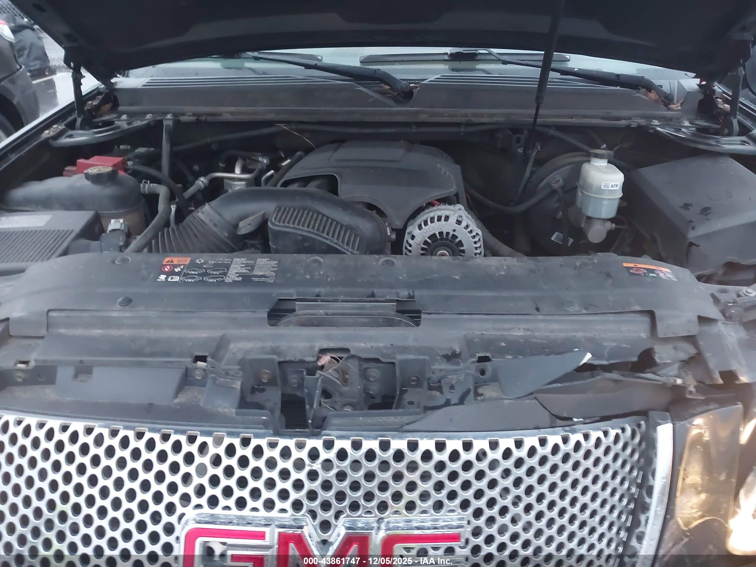GMC YUKON image 10