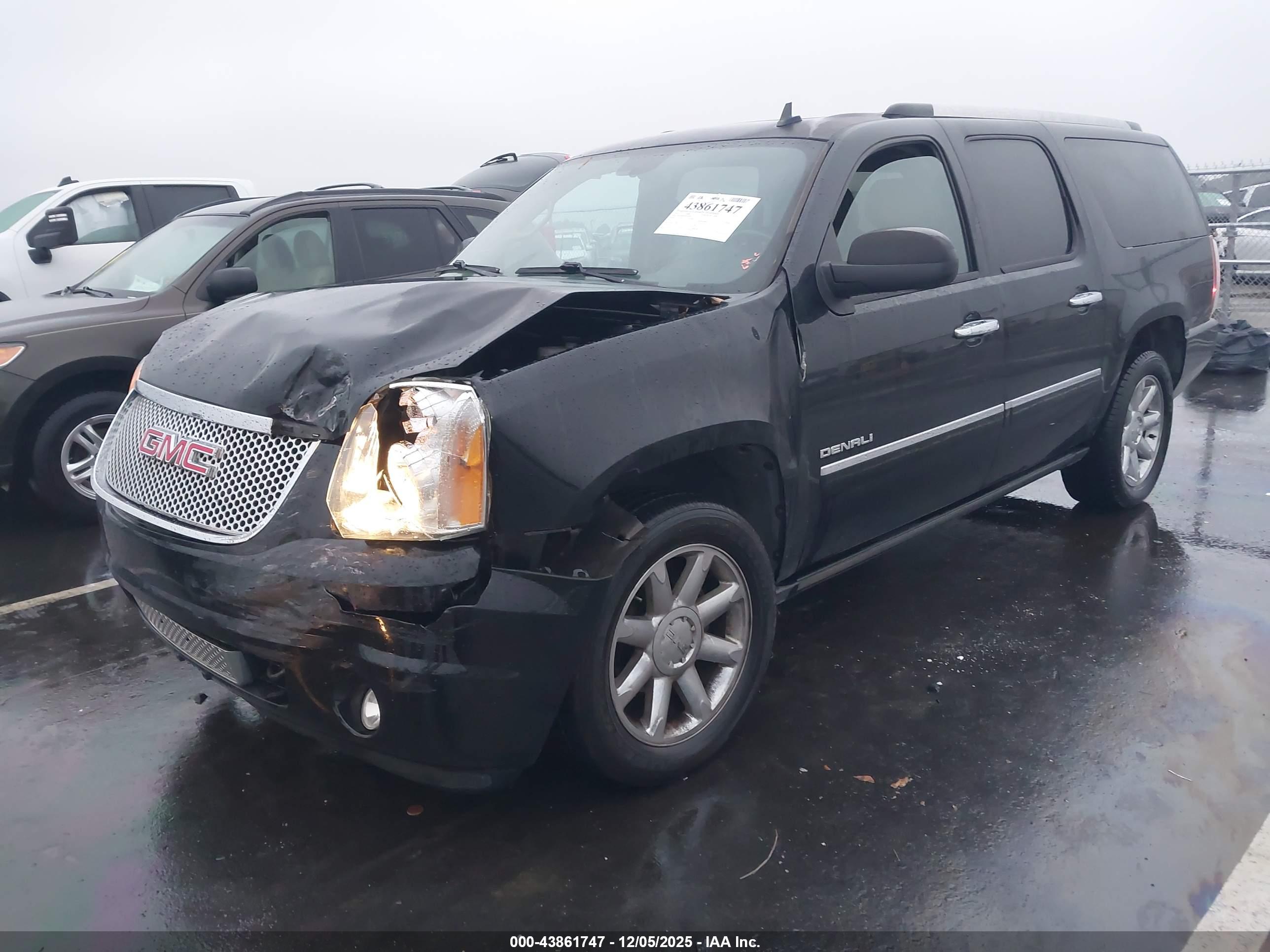 GMC YUKON image 2