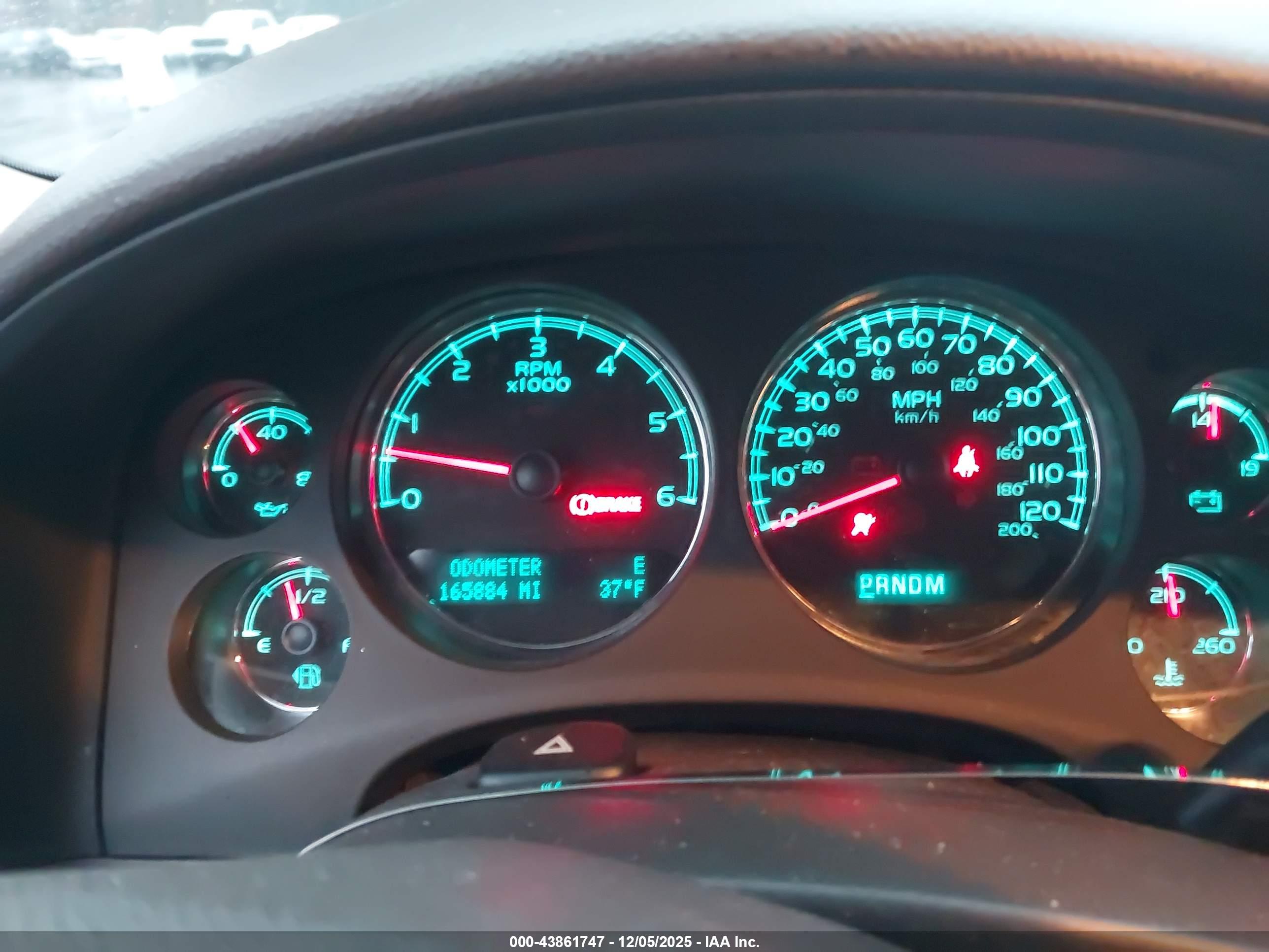GMC YUKON image 7