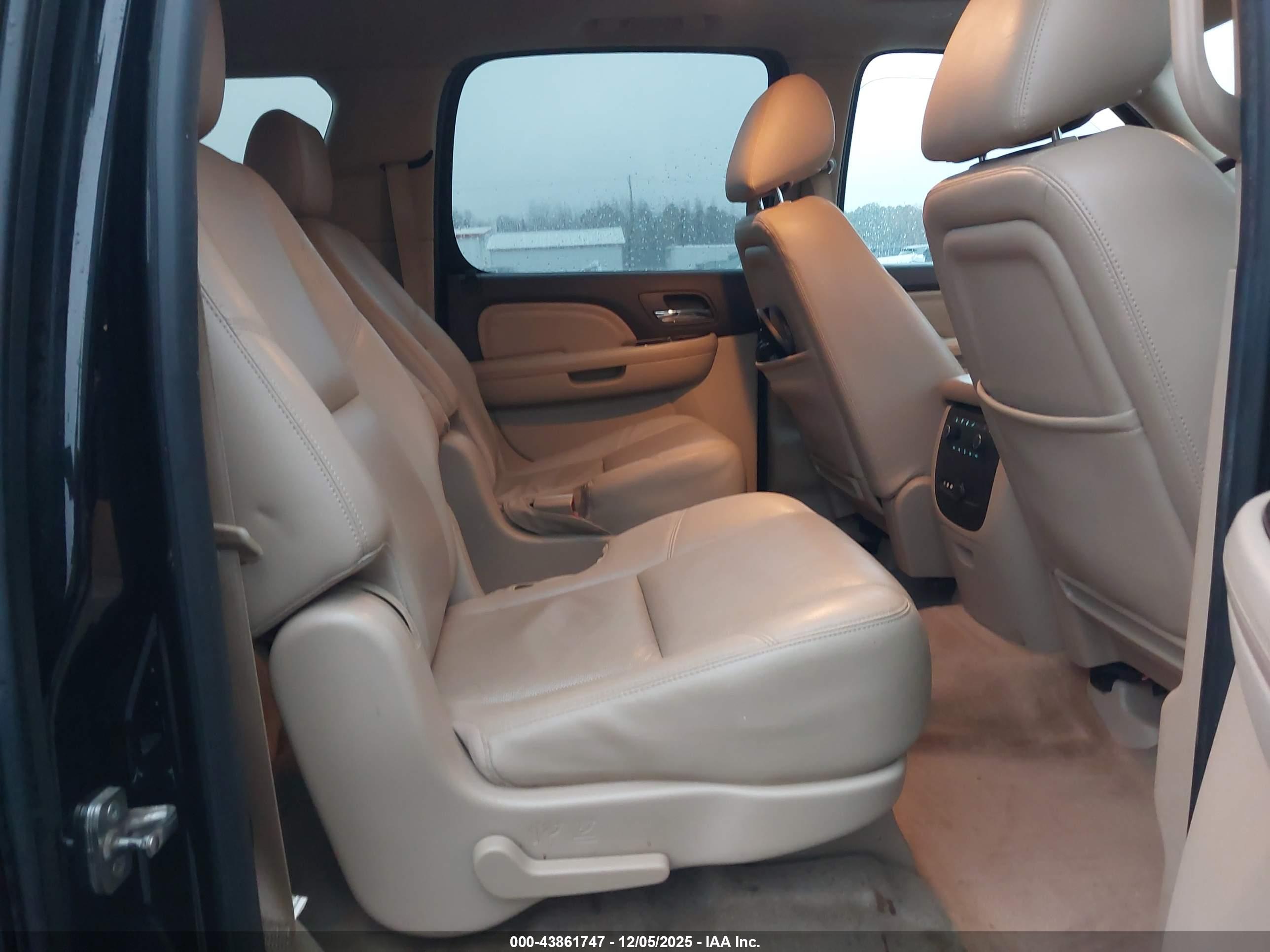 GMC YUKON image 8