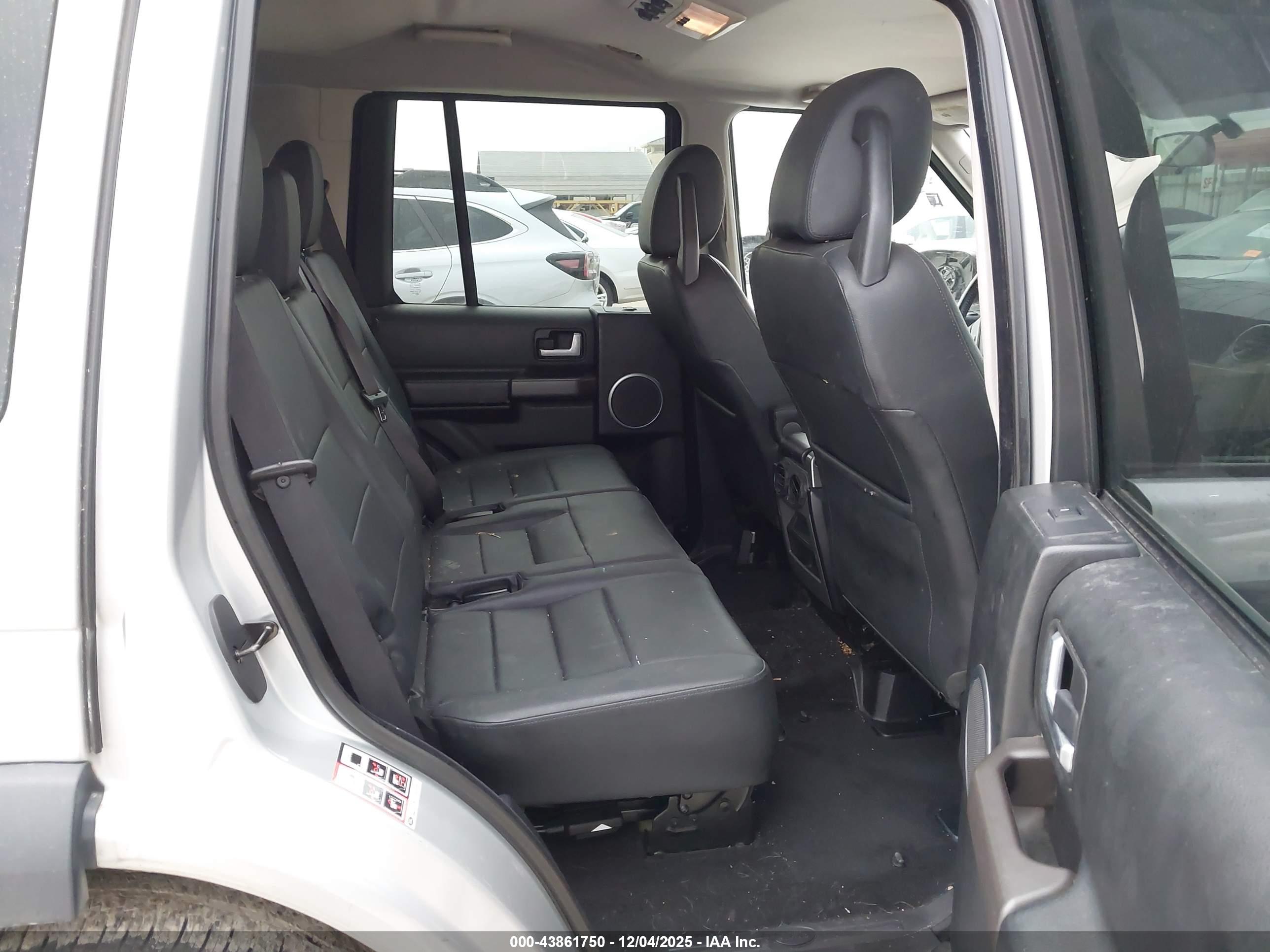 LAND ROVER image 8