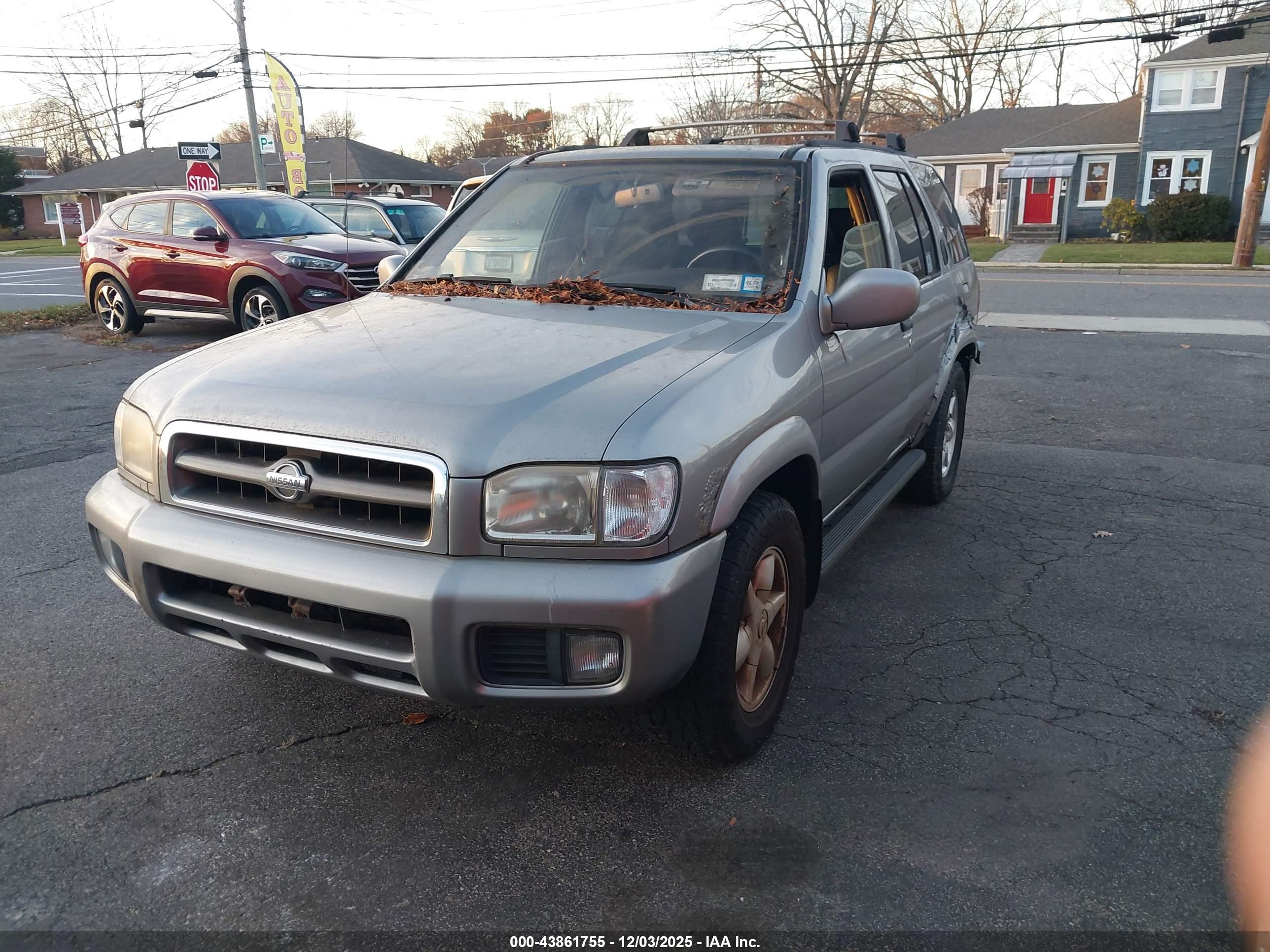 NISSAN PATHFINDER image 2