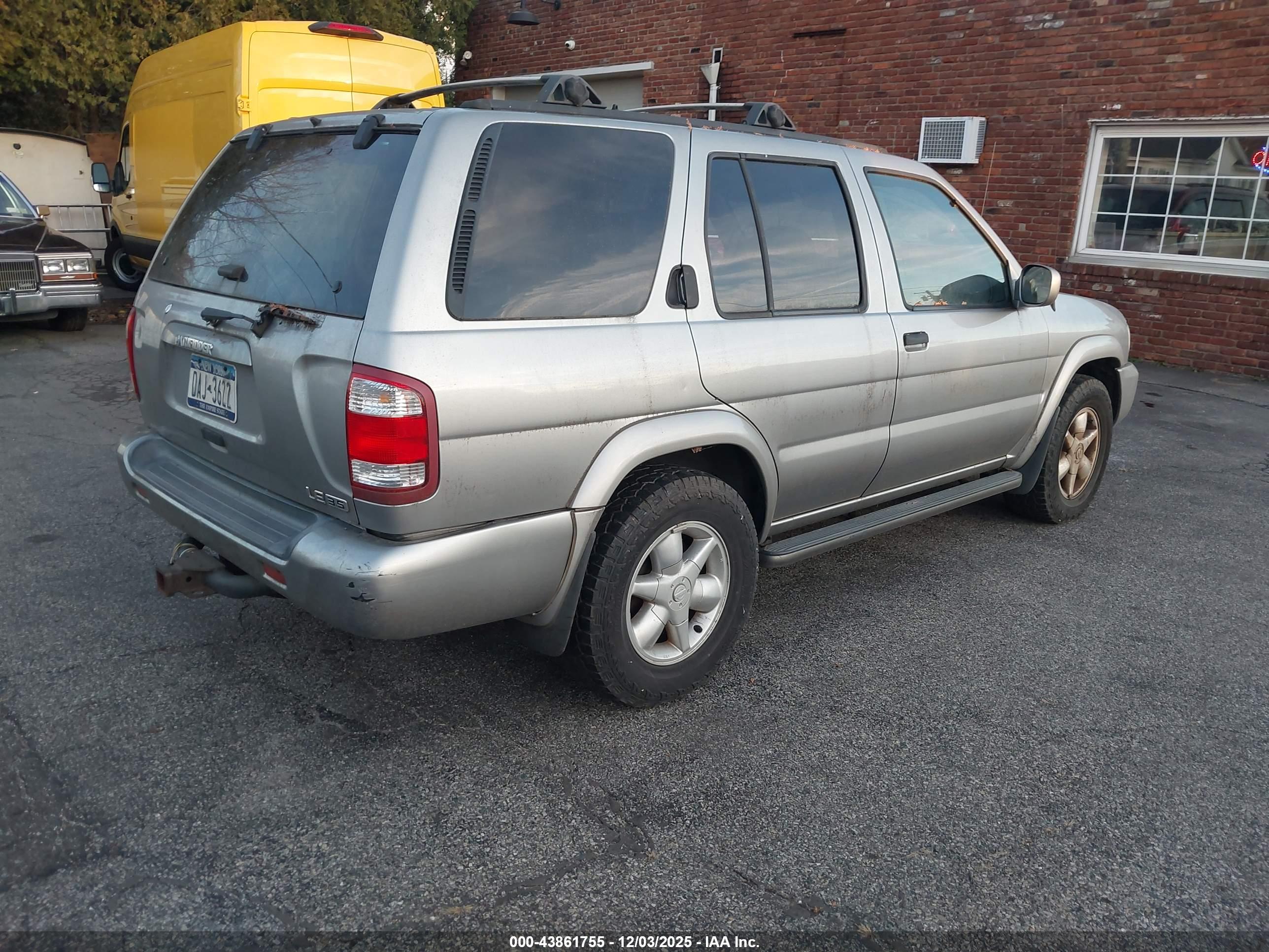 NISSAN PATHFINDER image 4