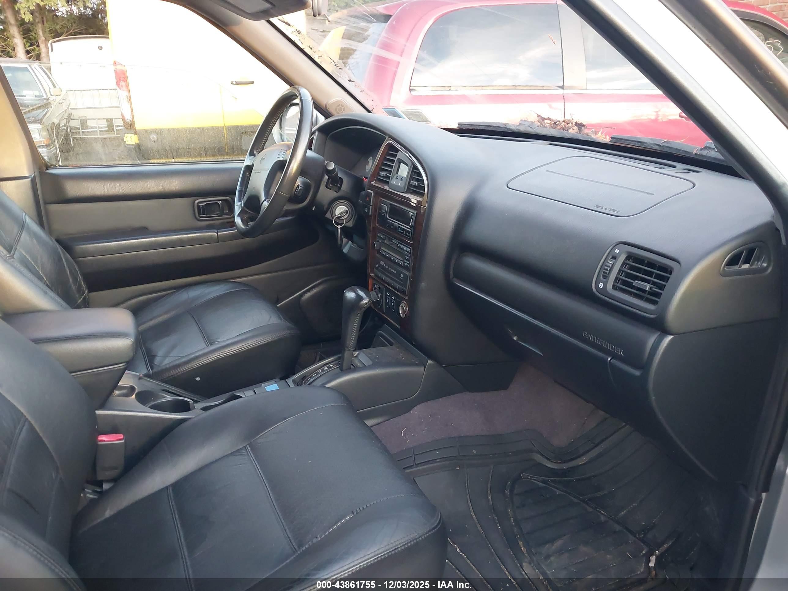 NISSAN PATHFINDER image 5