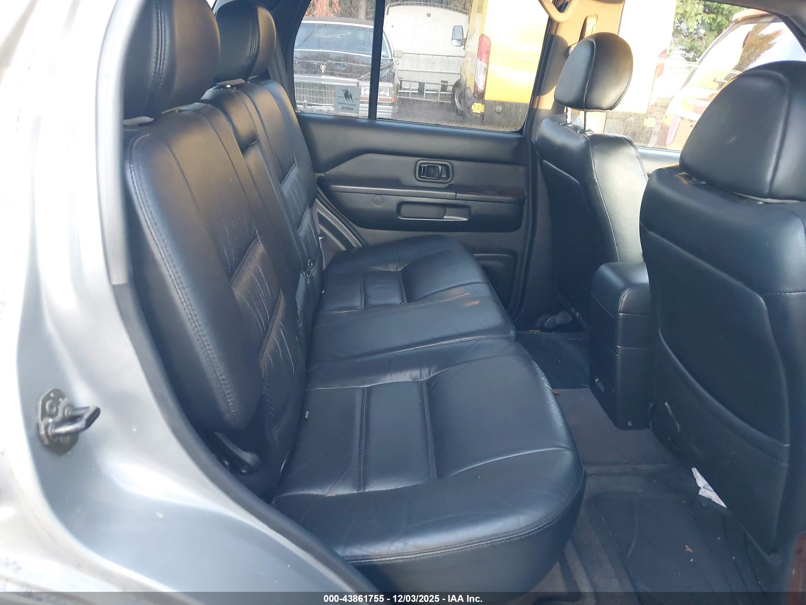 NISSAN PATHFINDER image 8