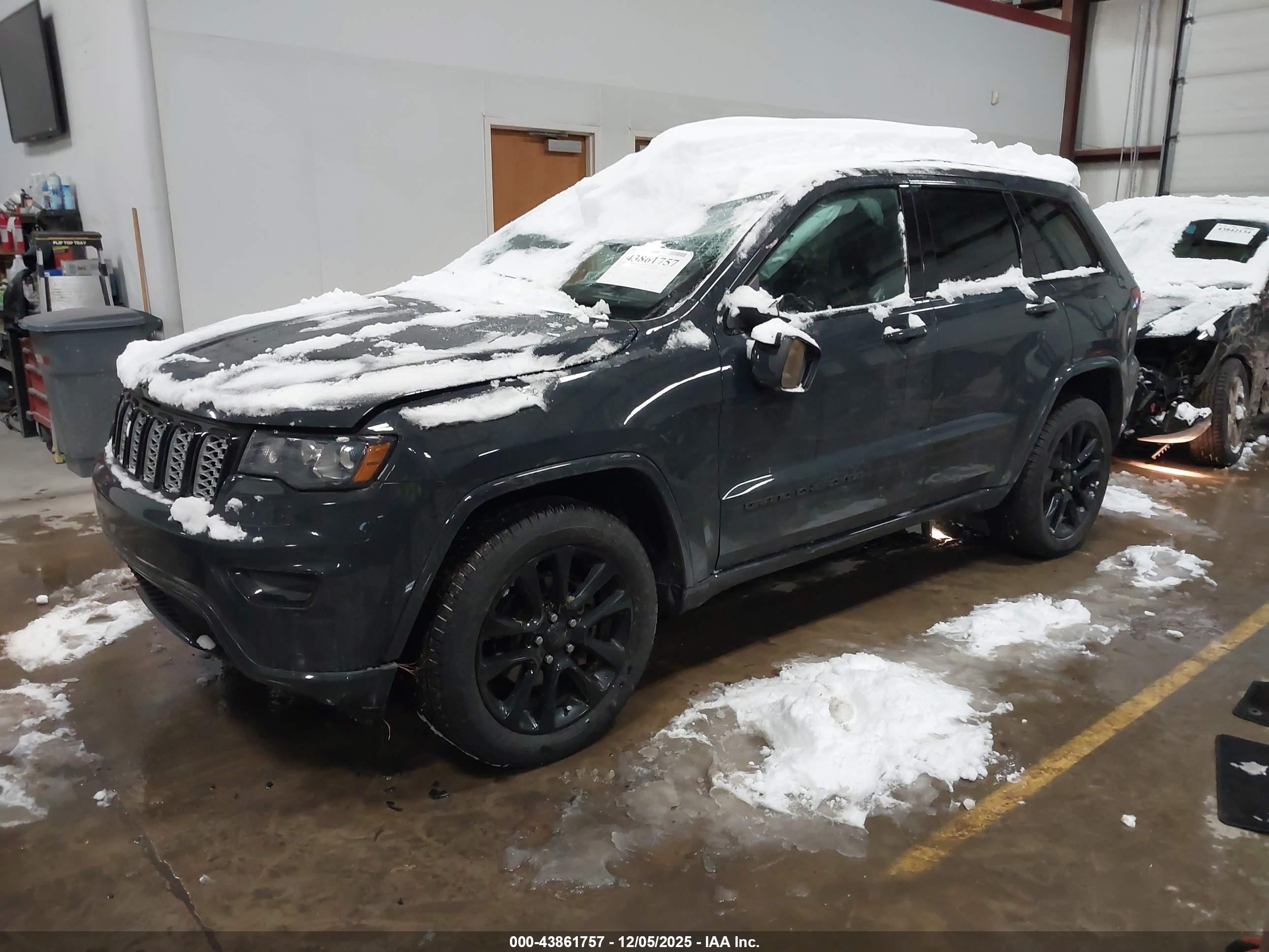 JEEP GRAND image 2