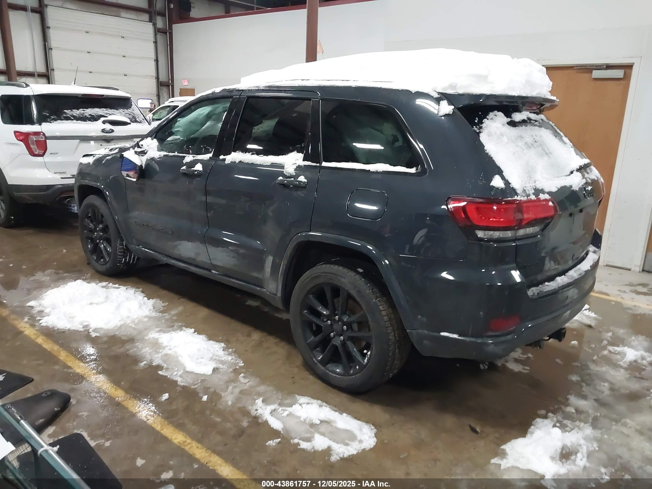 JEEP GRAND image 3