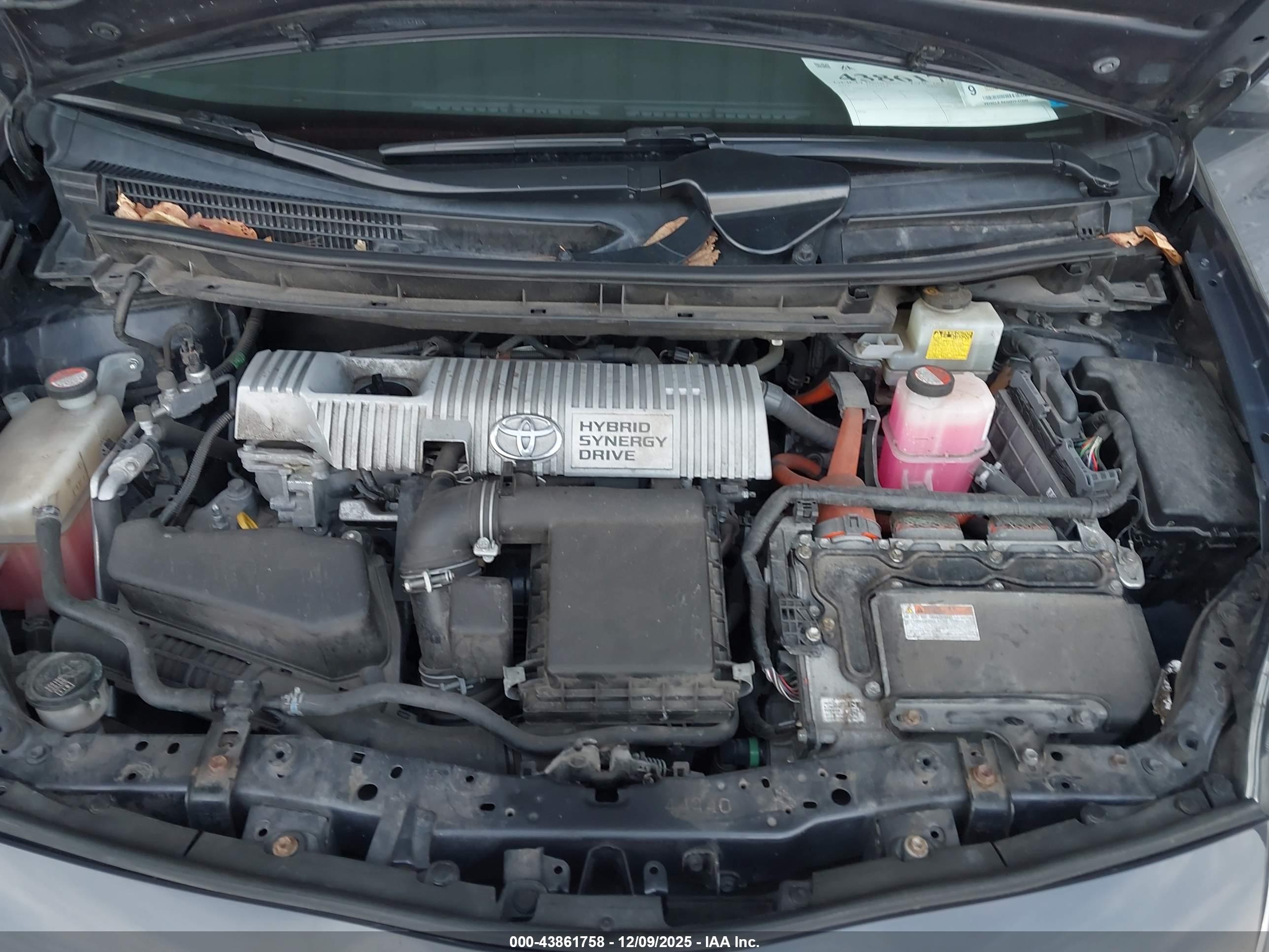 TOYOTA PRIUS image 10