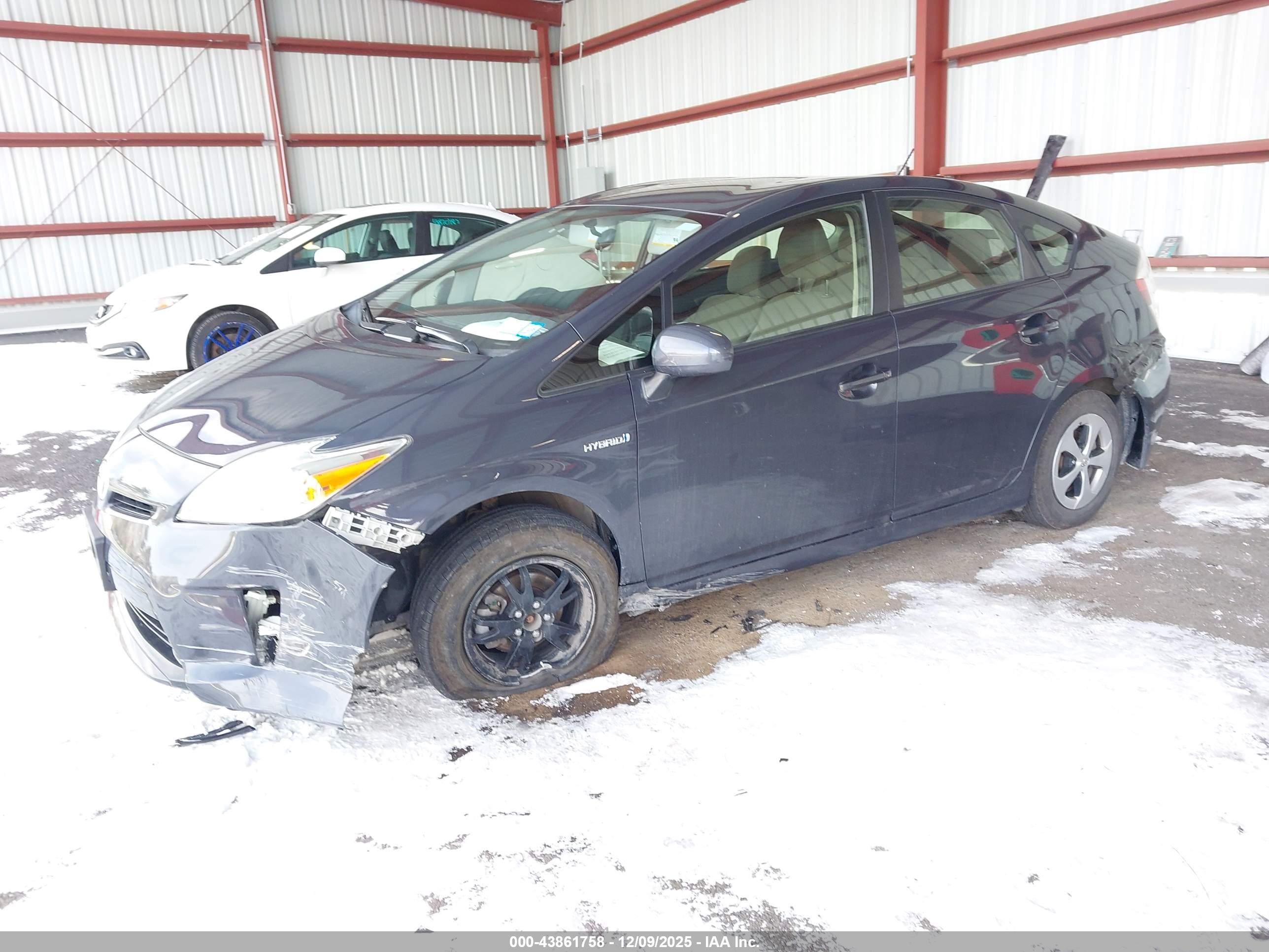 TOYOTA PRIUS image 2