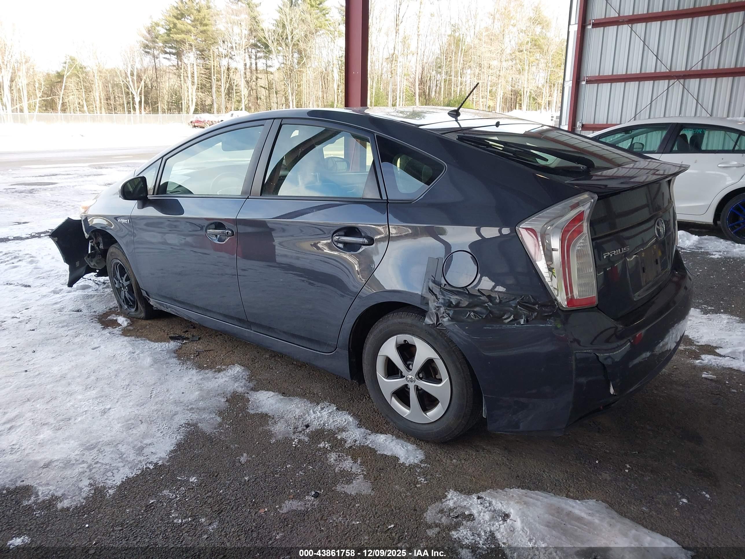 TOYOTA PRIUS image 3