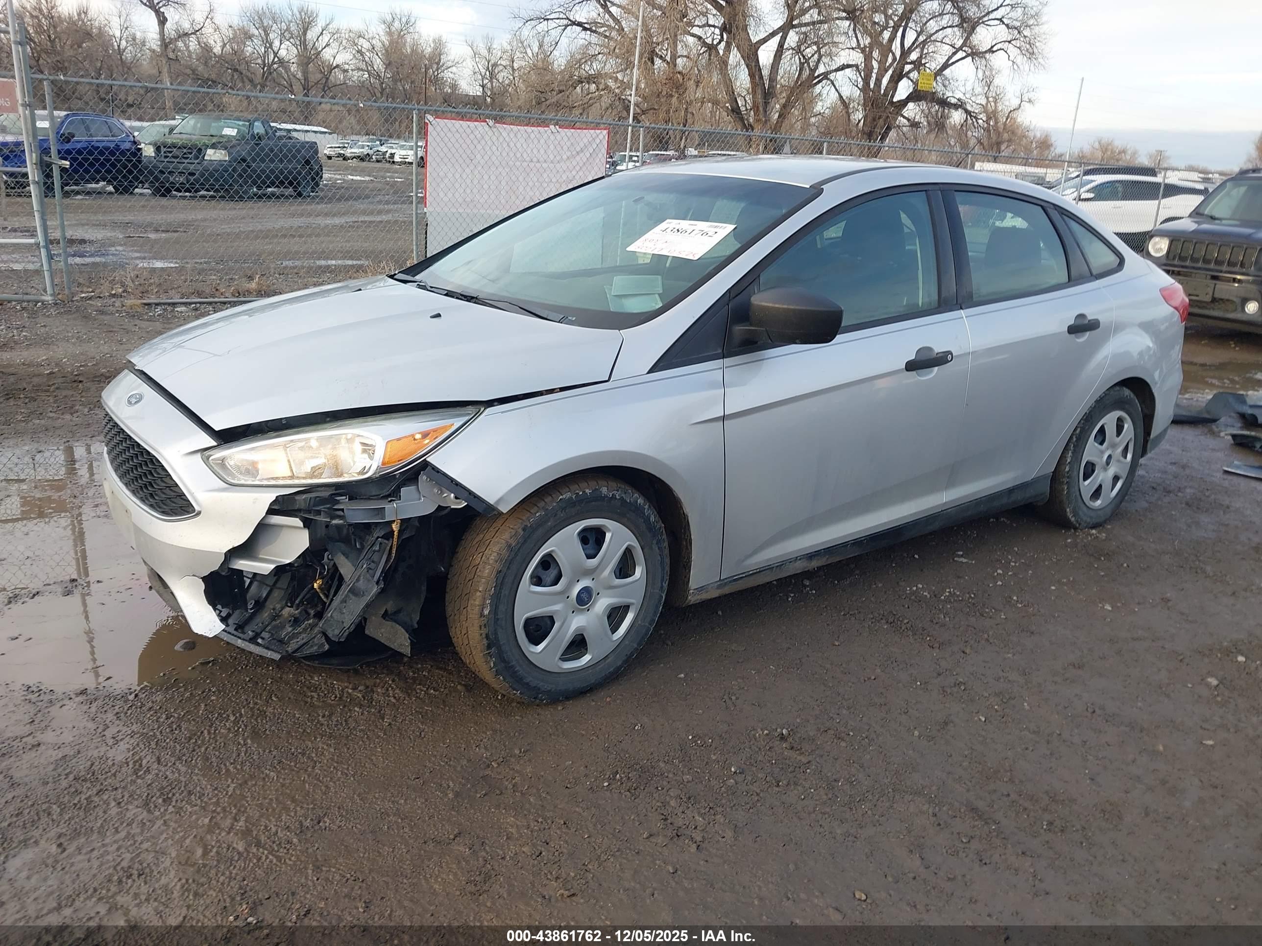 FORD FOCUS image 2