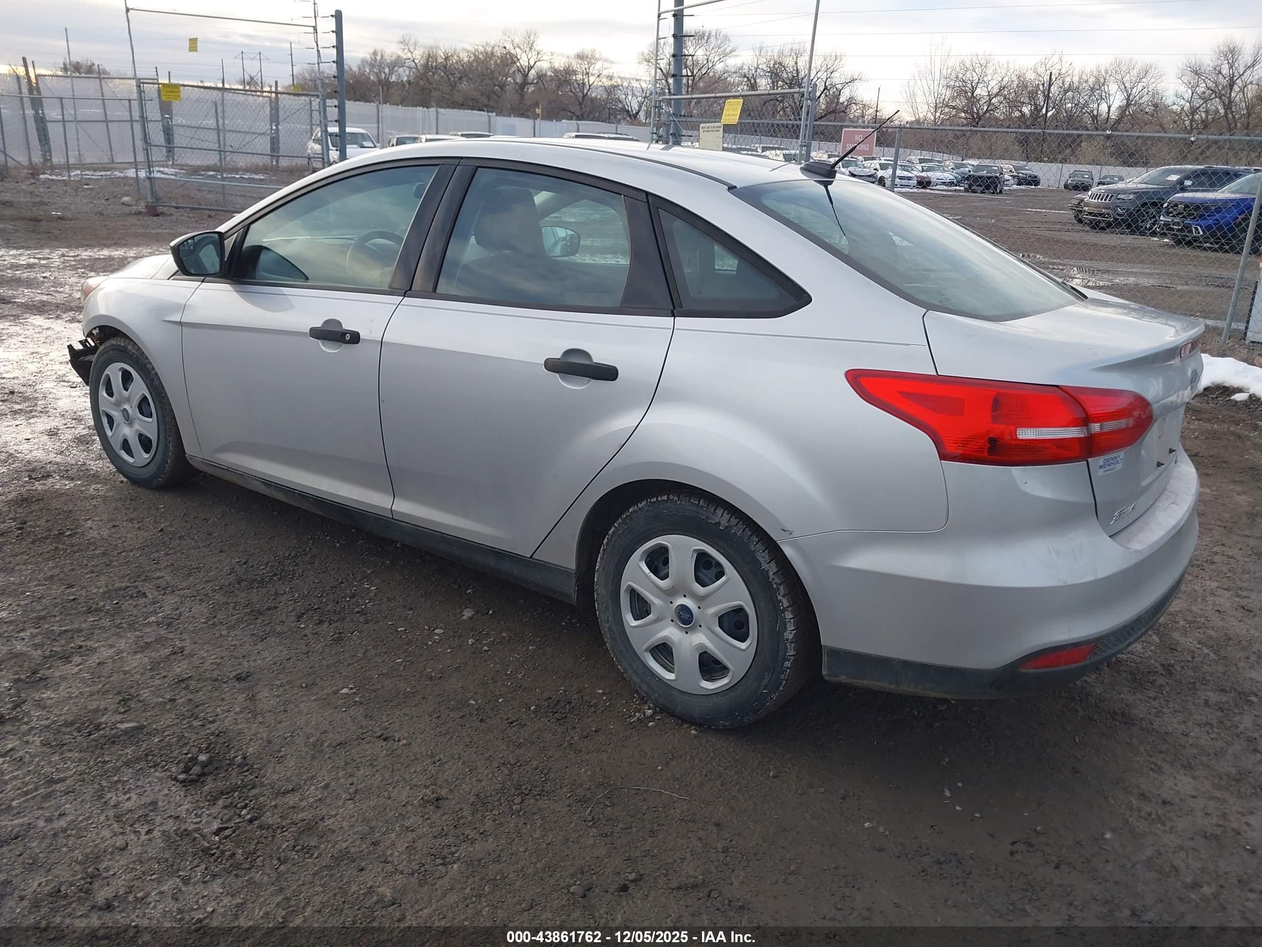 FORD FOCUS image 3