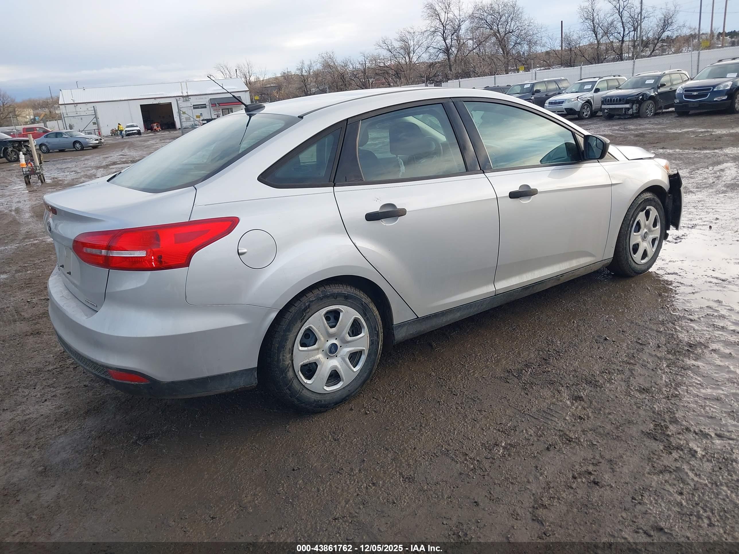 FORD FOCUS image 4