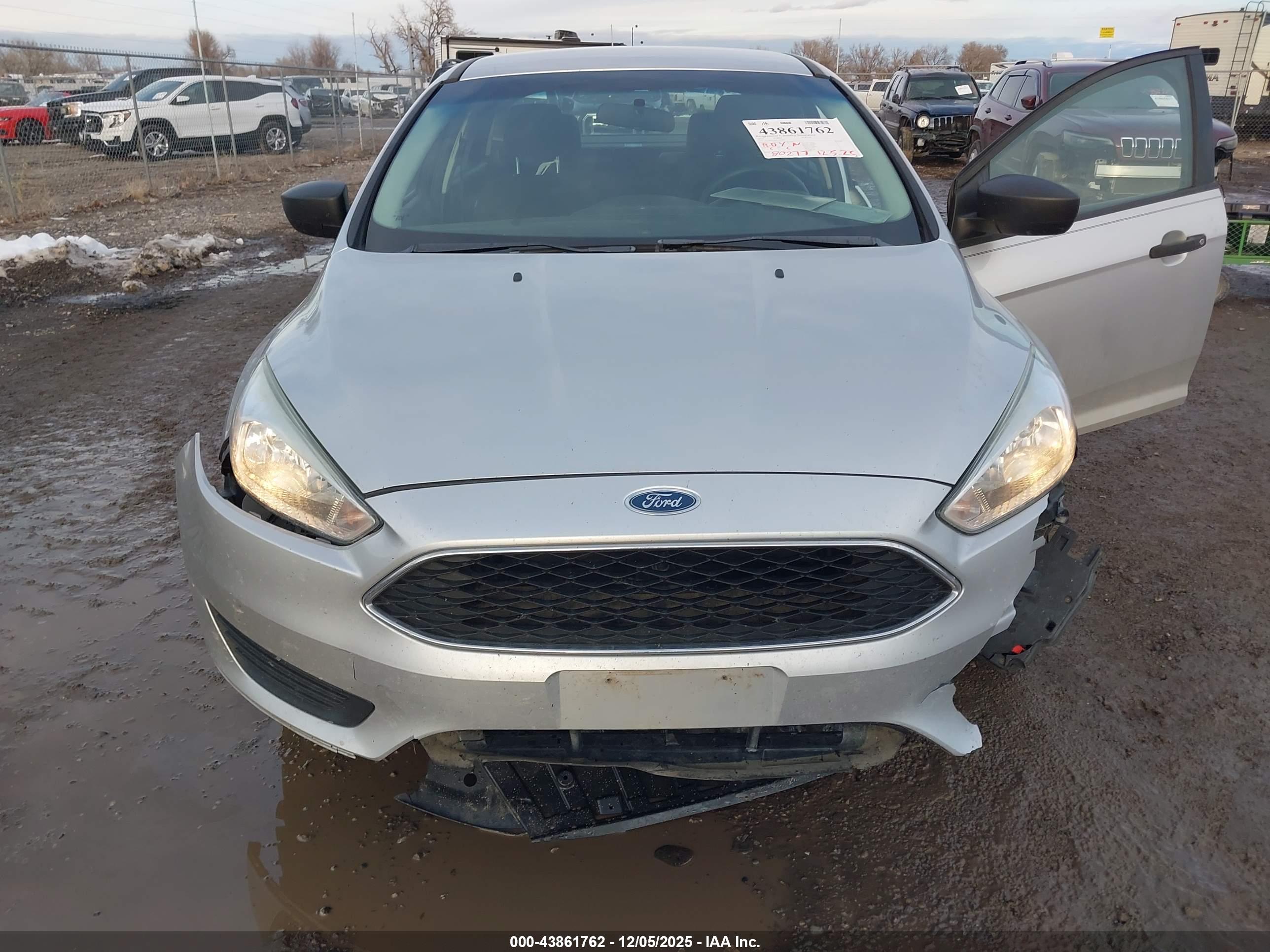 FORD FOCUS image 6