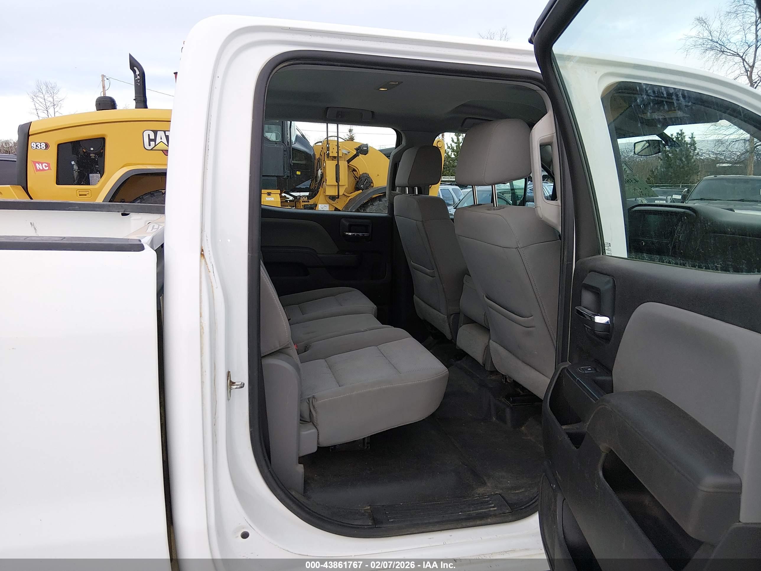CHEVROLET 3500 image 8