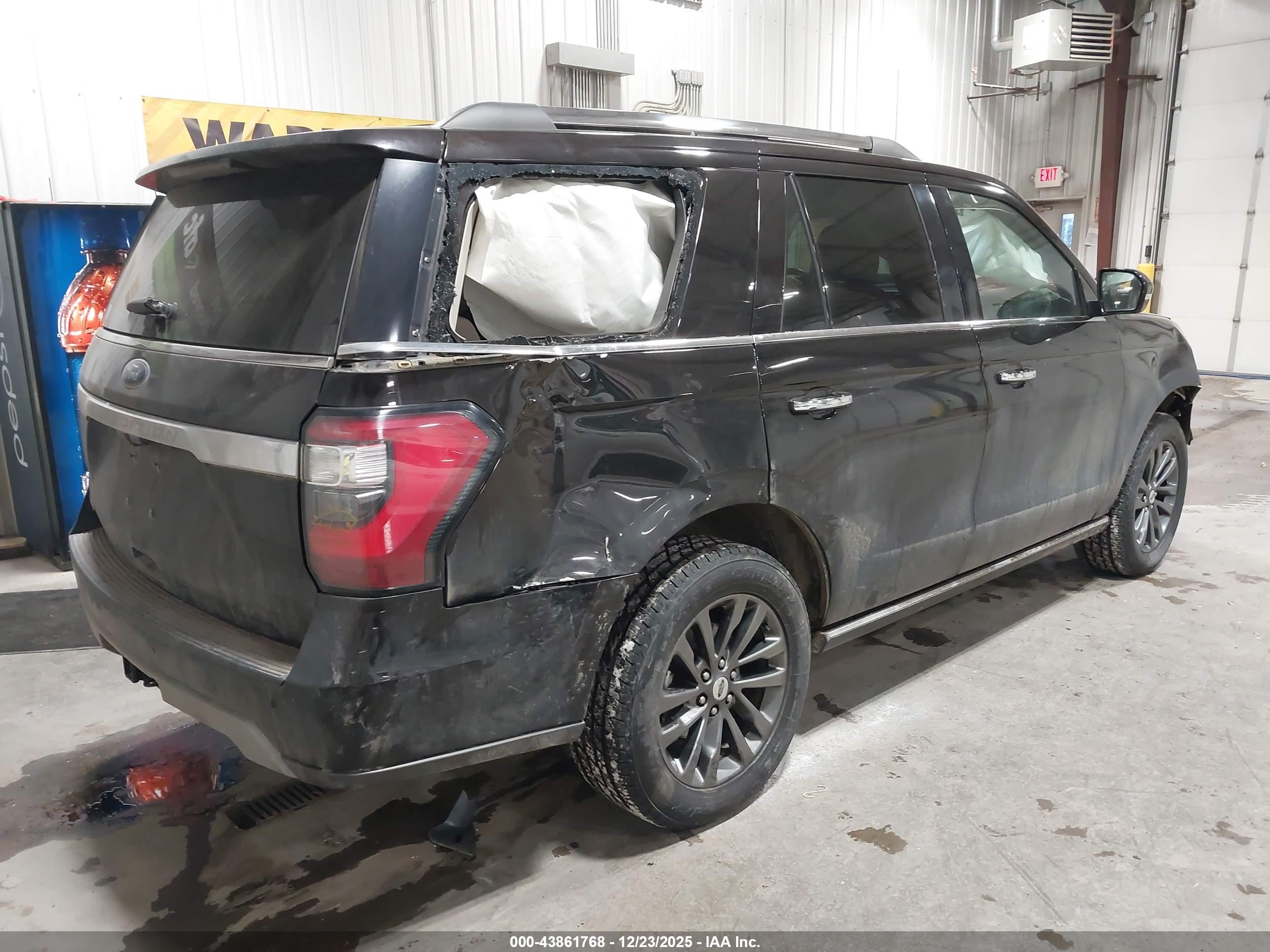 FORD EXPEDITION image 4