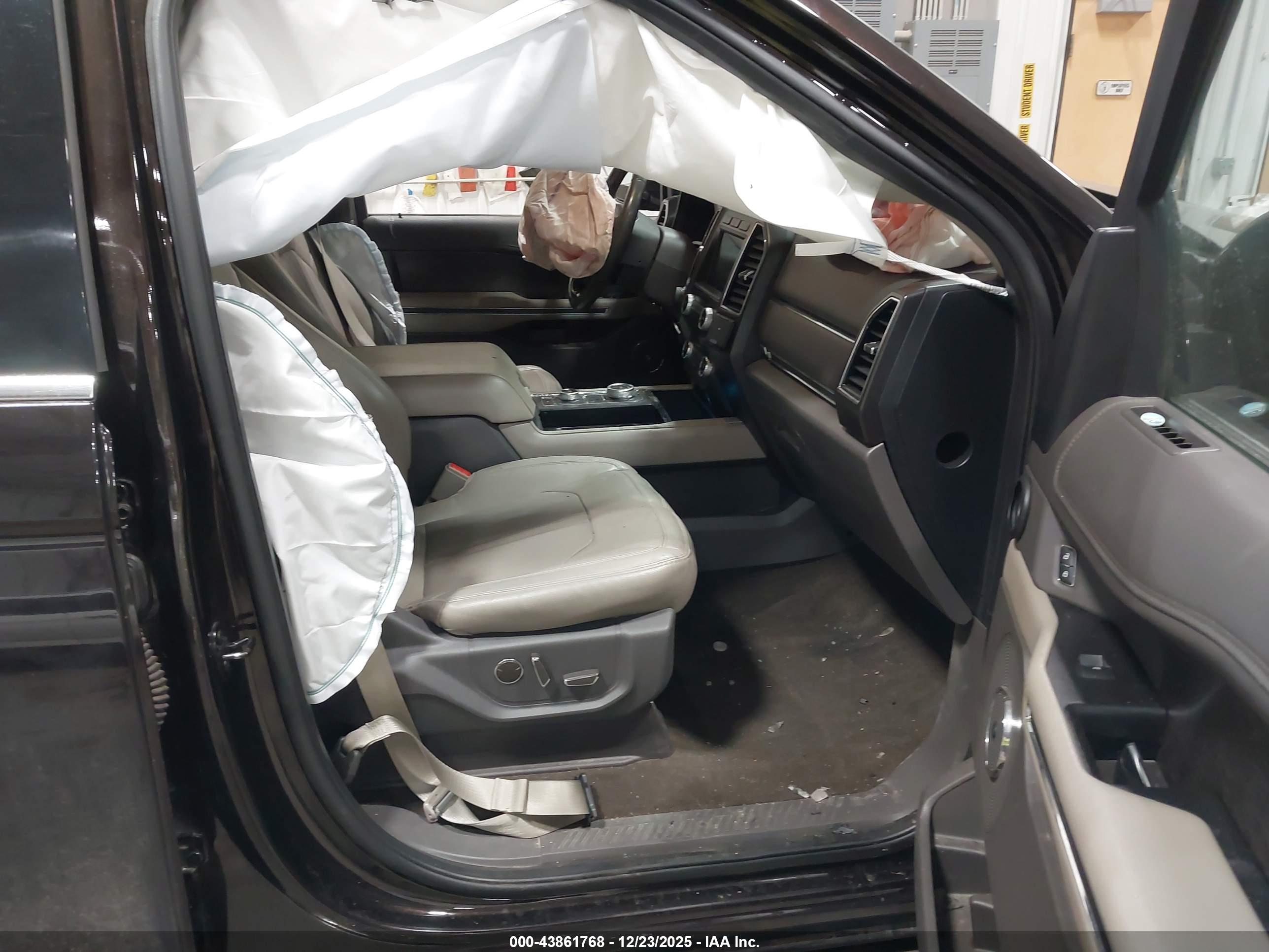 FORD EXPEDITION image 5