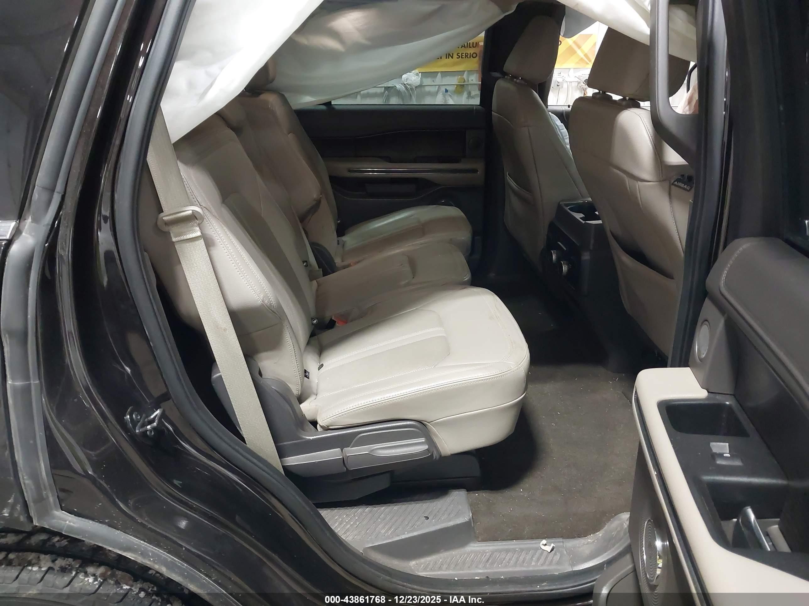 FORD EXPEDITION image 8