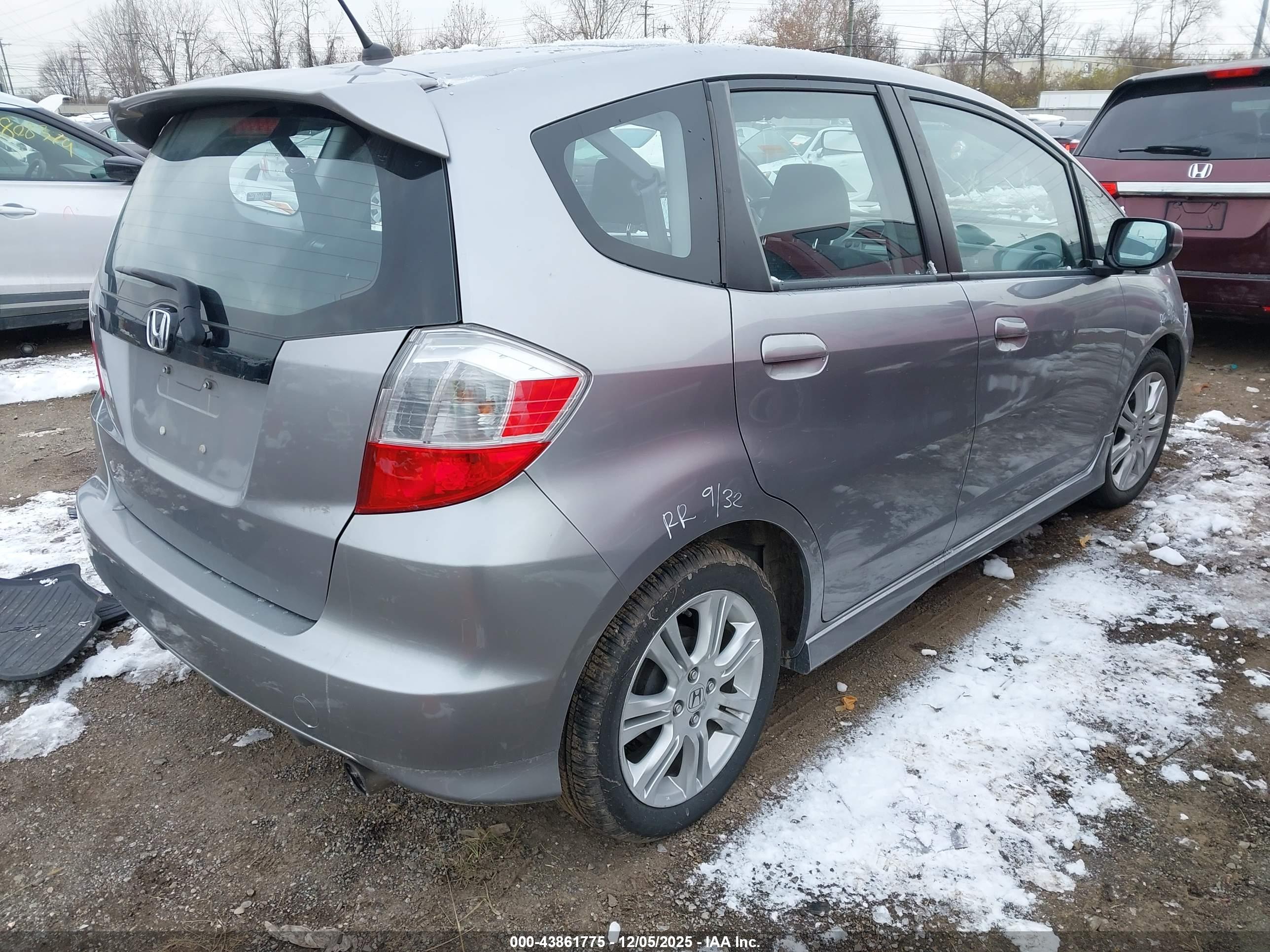 HONDA FIT image 4