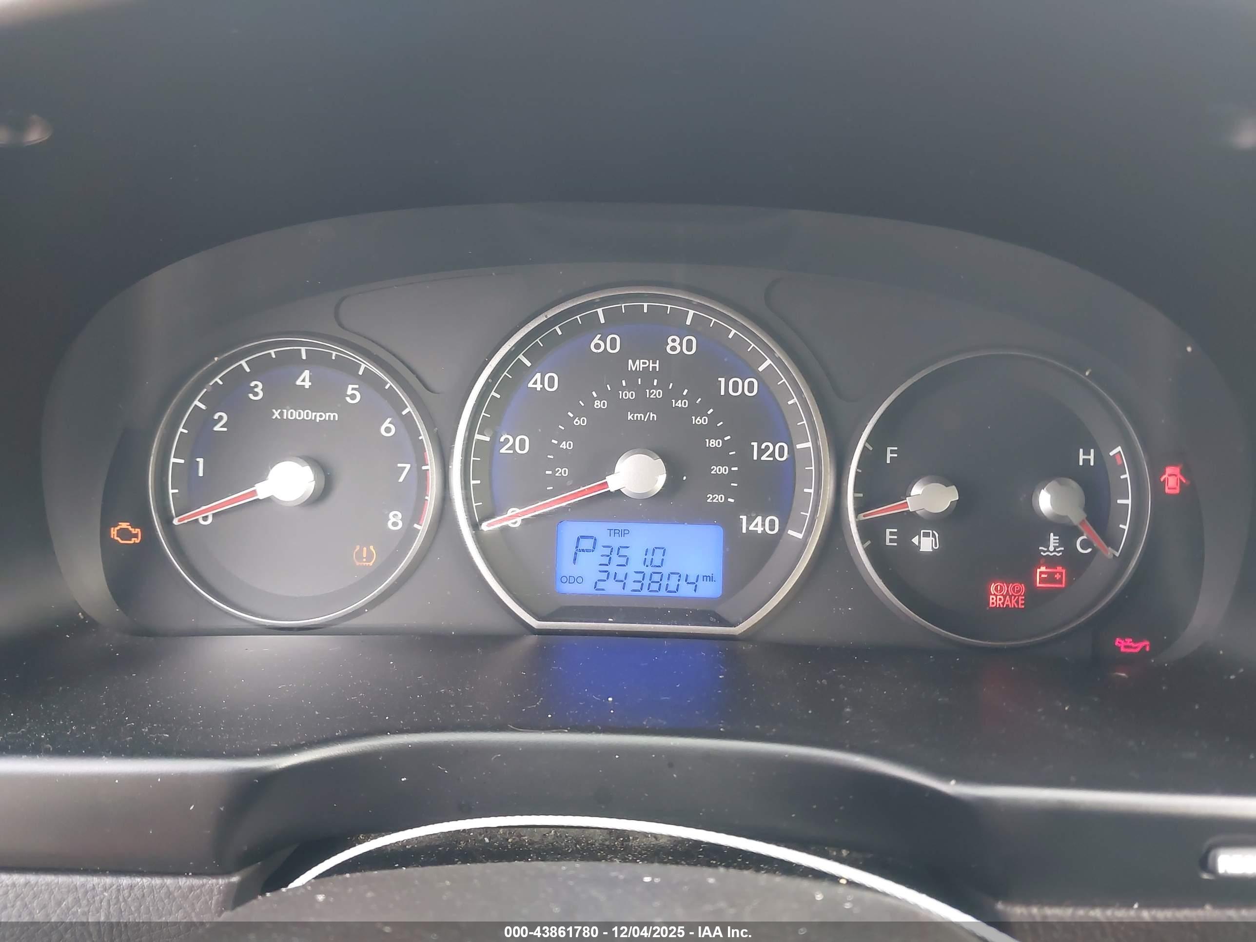 HYUNDAI SANTA image 7