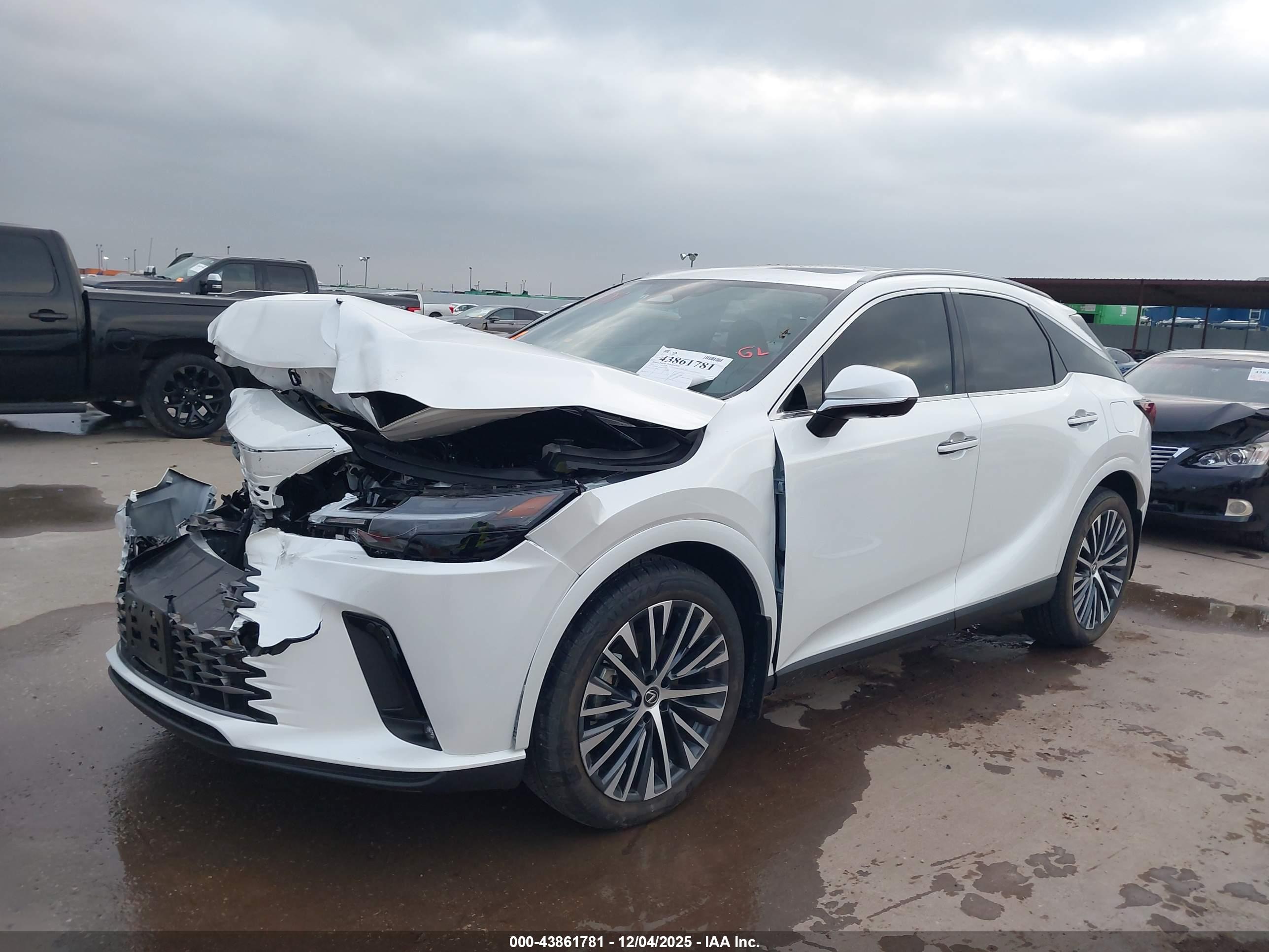 LEXUS RX image 2