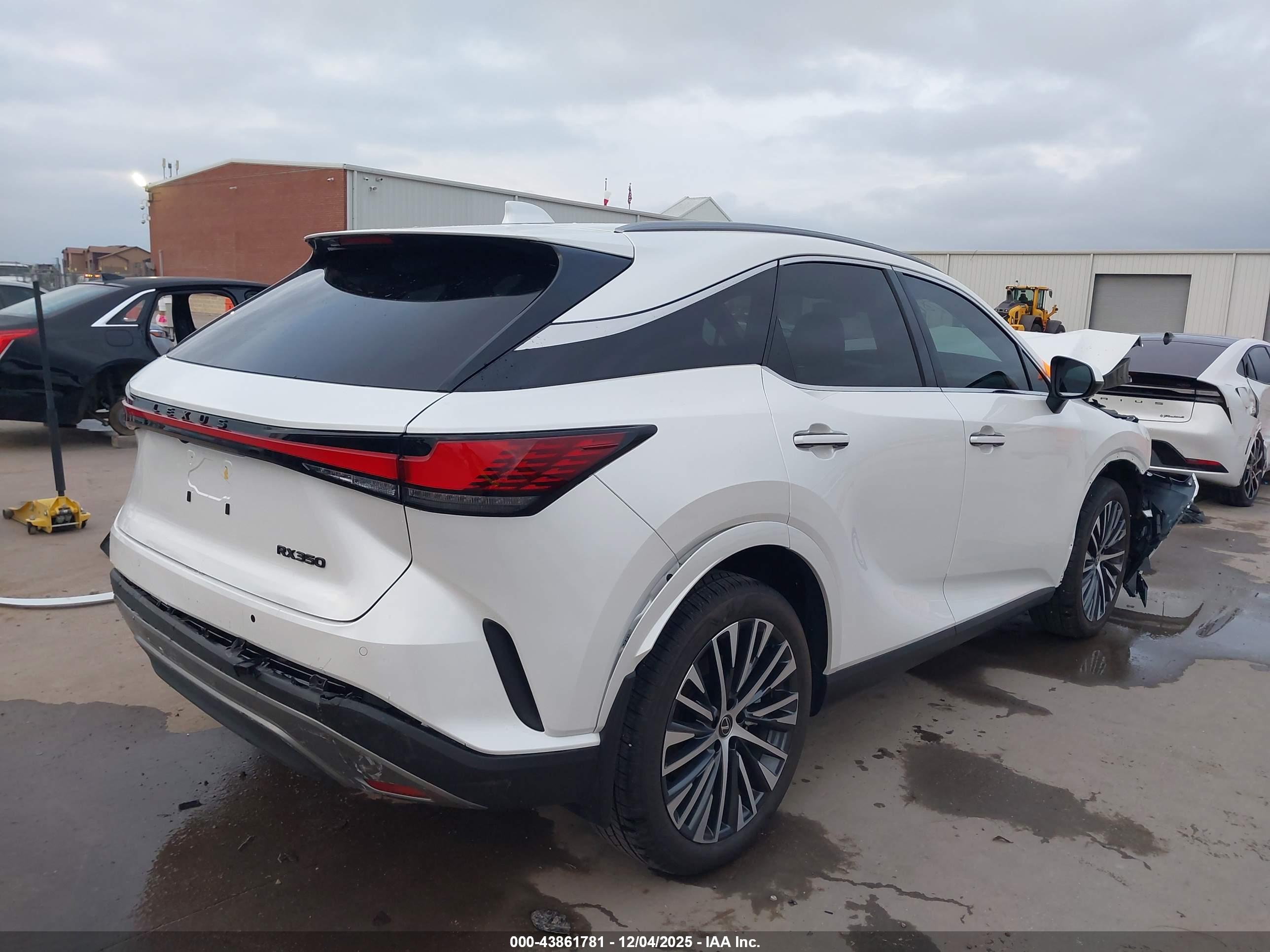 LEXUS RX image 4