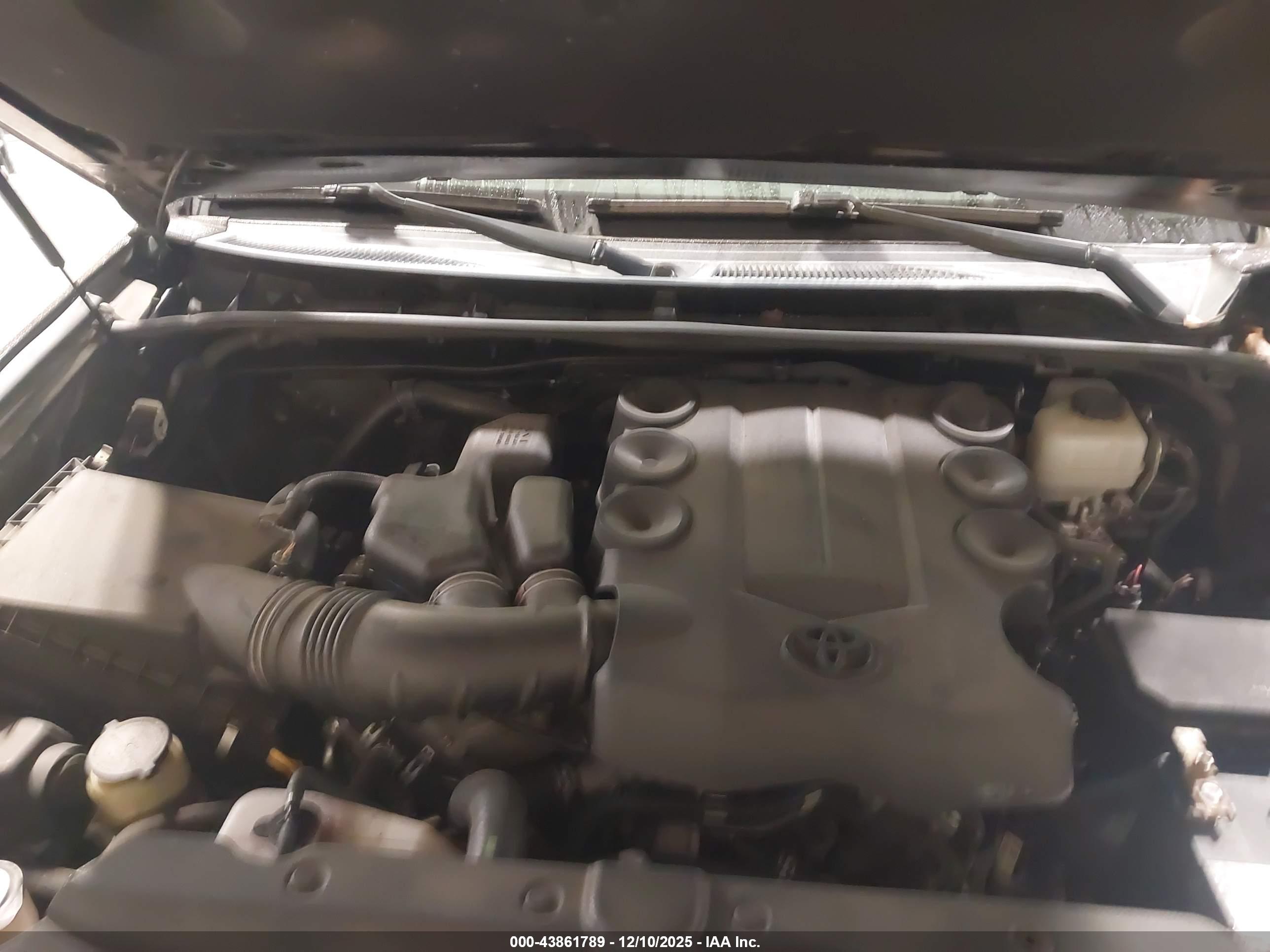 TOYOTA 4RUNNER image 10