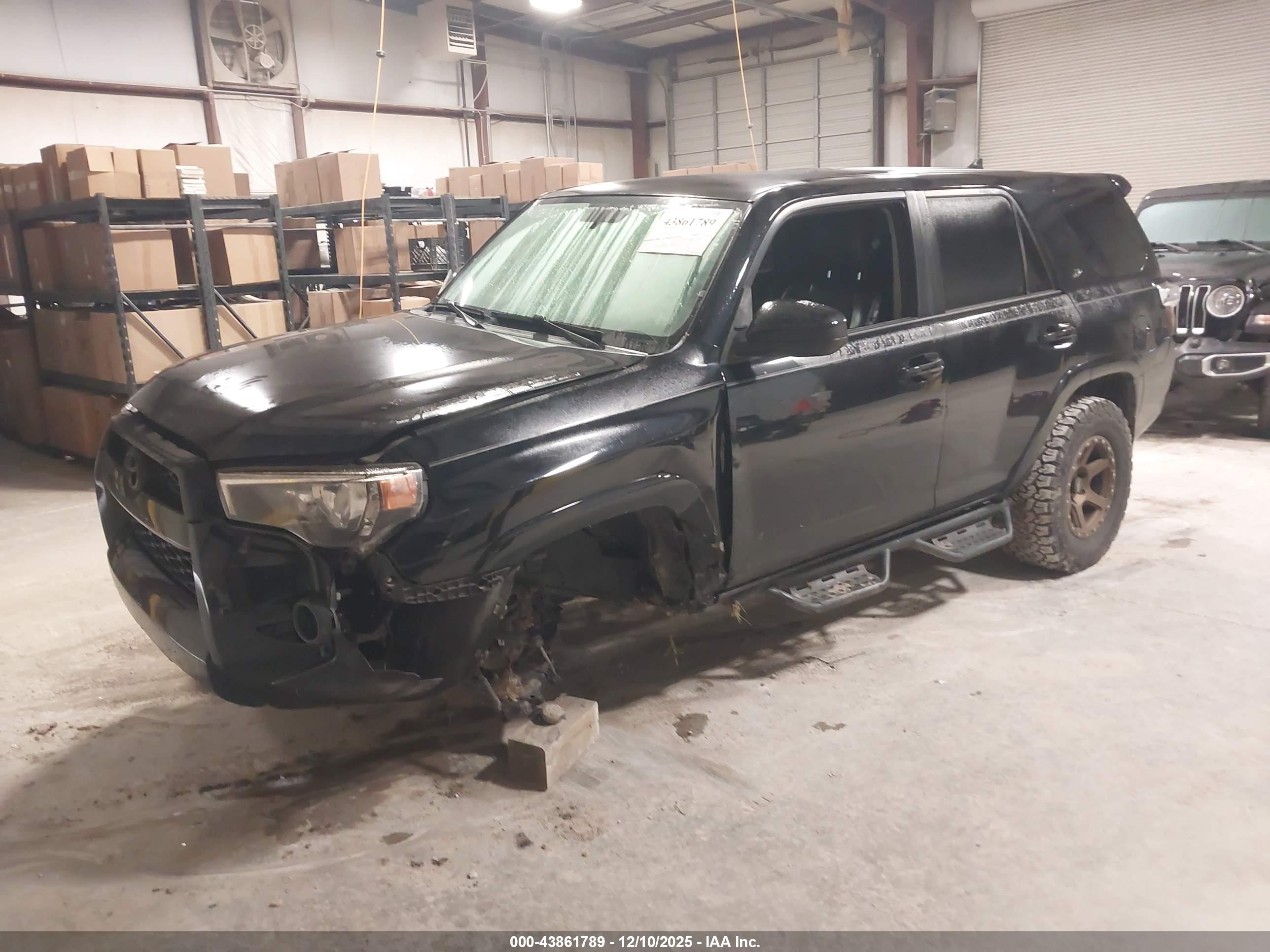 TOYOTA 4RUNNER image 2