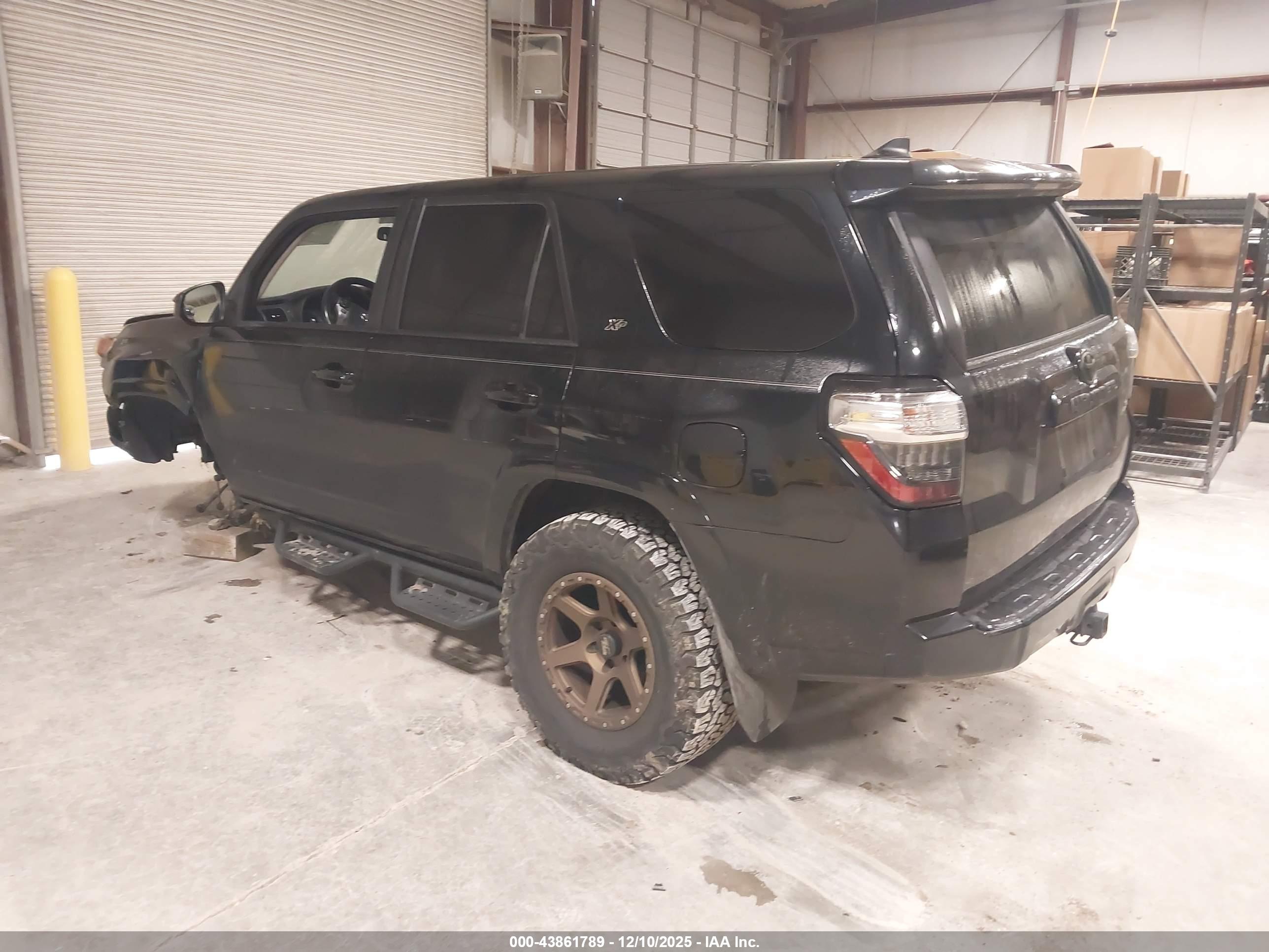 TOYOTA 4RUNNER image 3
