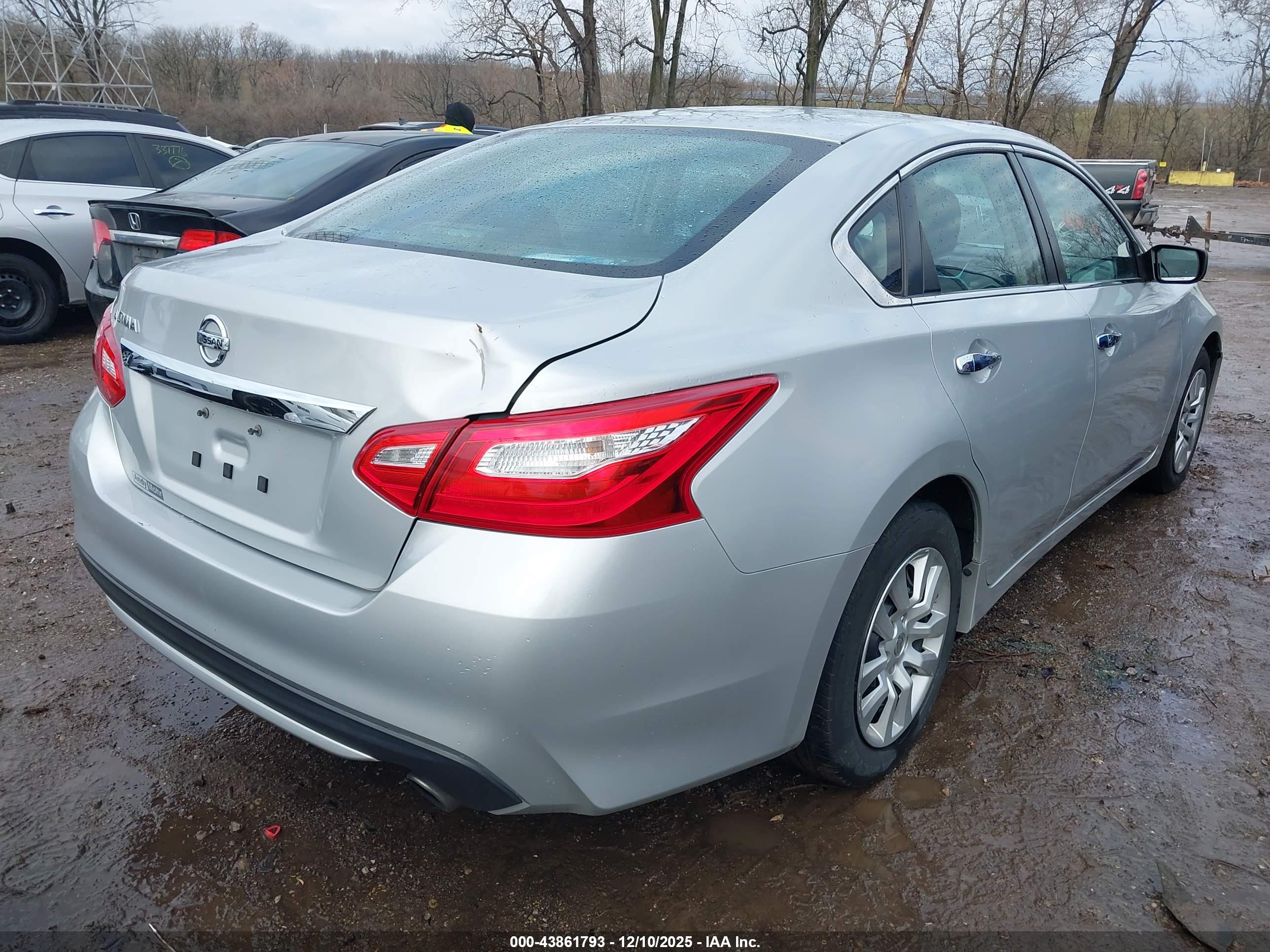 NISSAN ALTIMA image 4