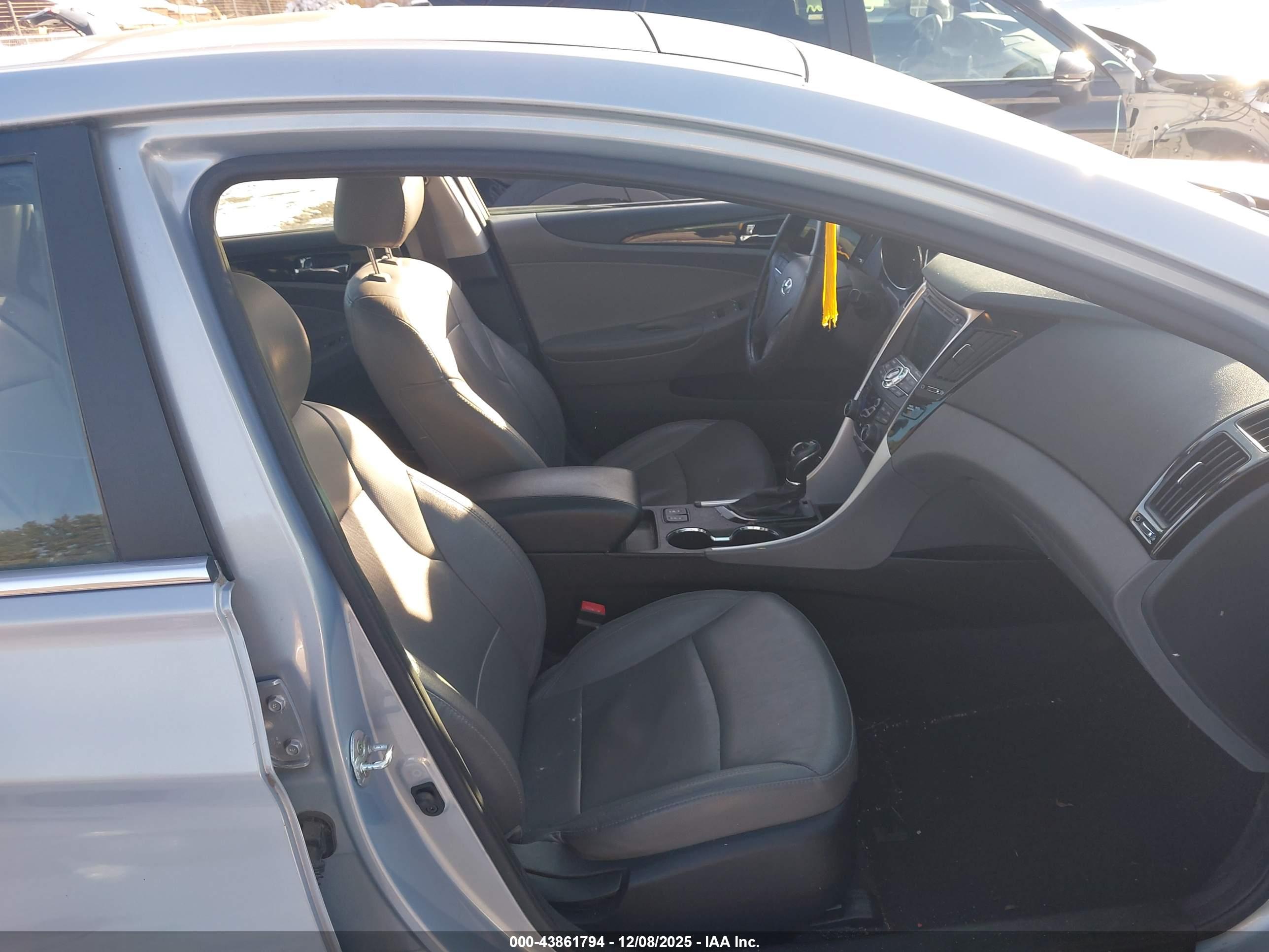 HYUNDAI SONATA image 5