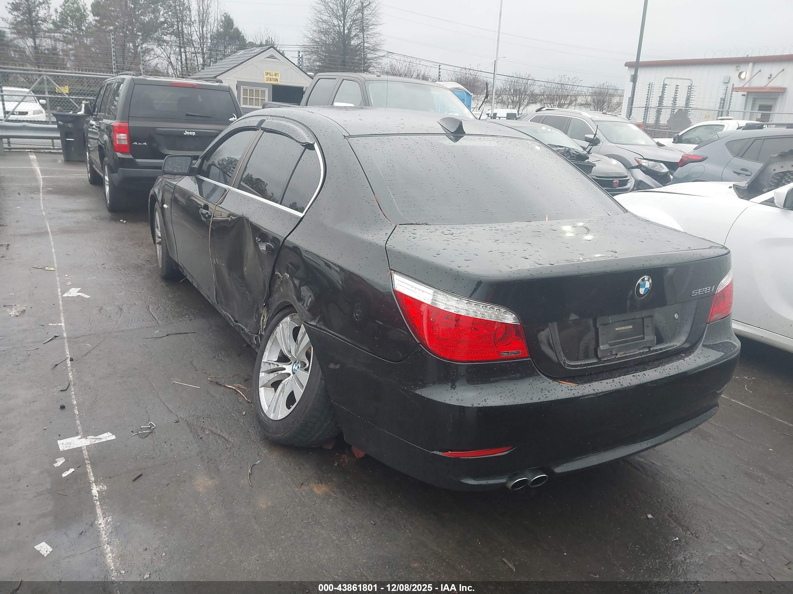 BMW 528I image 3
