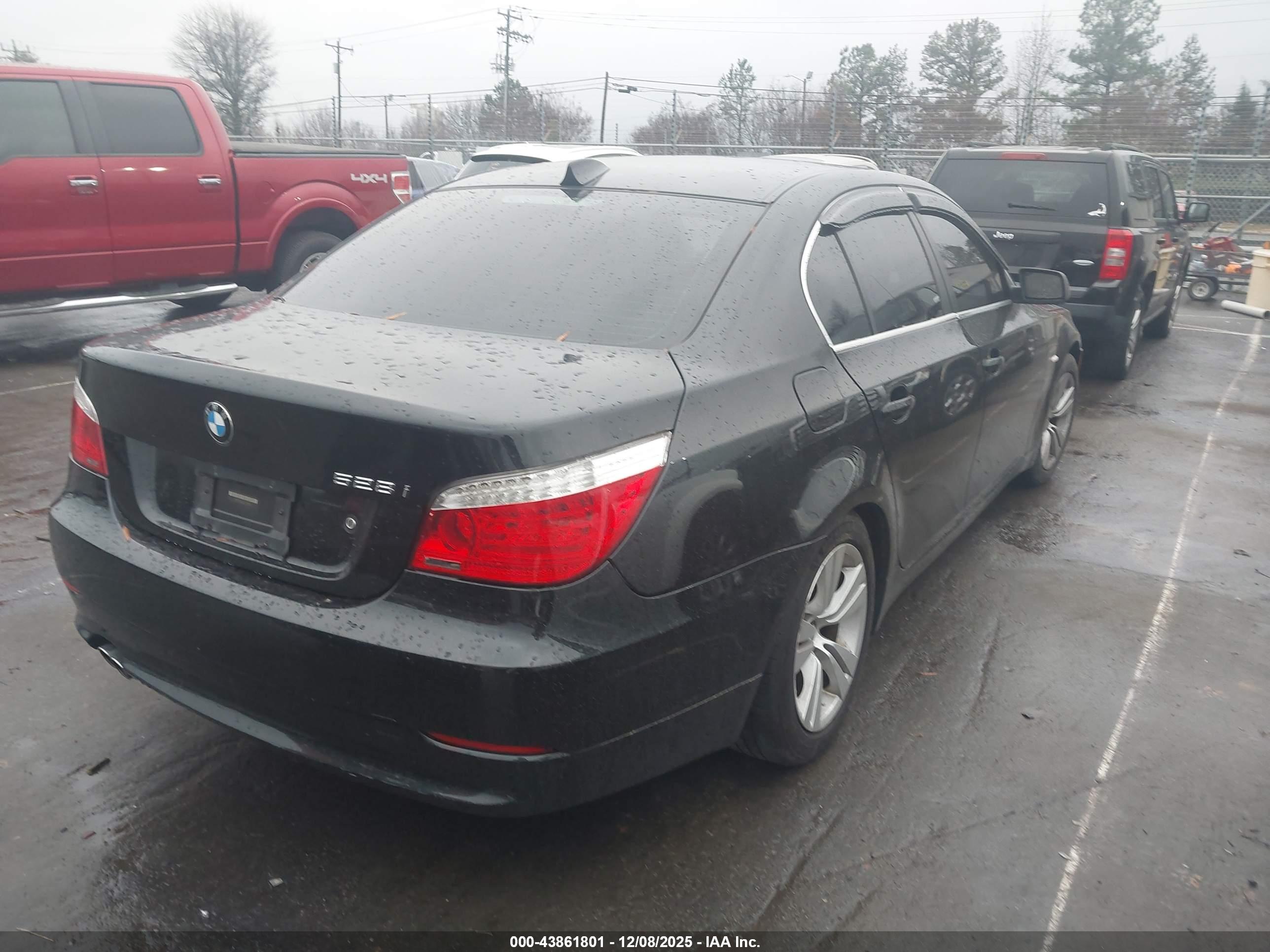 BMW 528I image 4