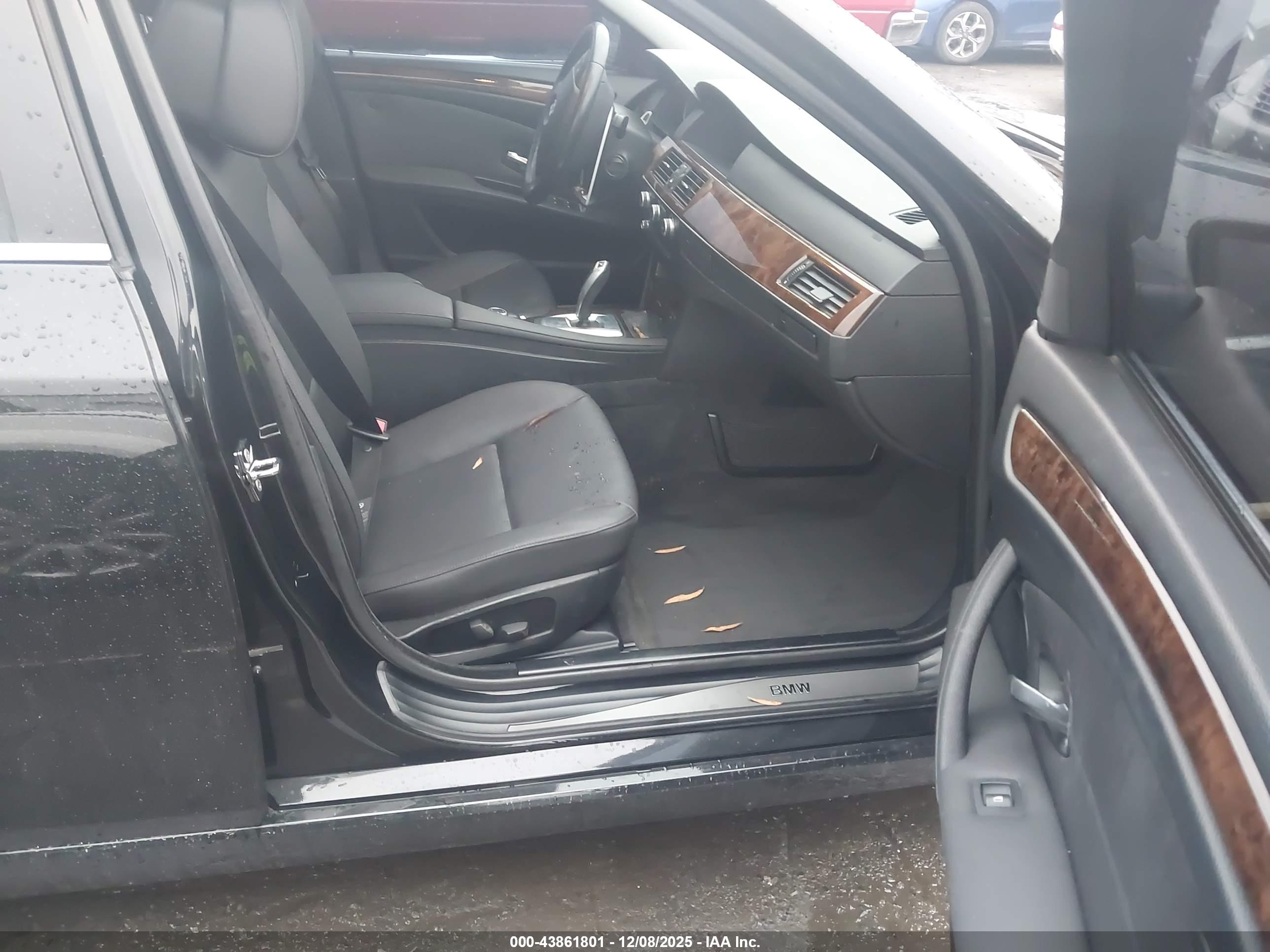 BMW 528I image 5