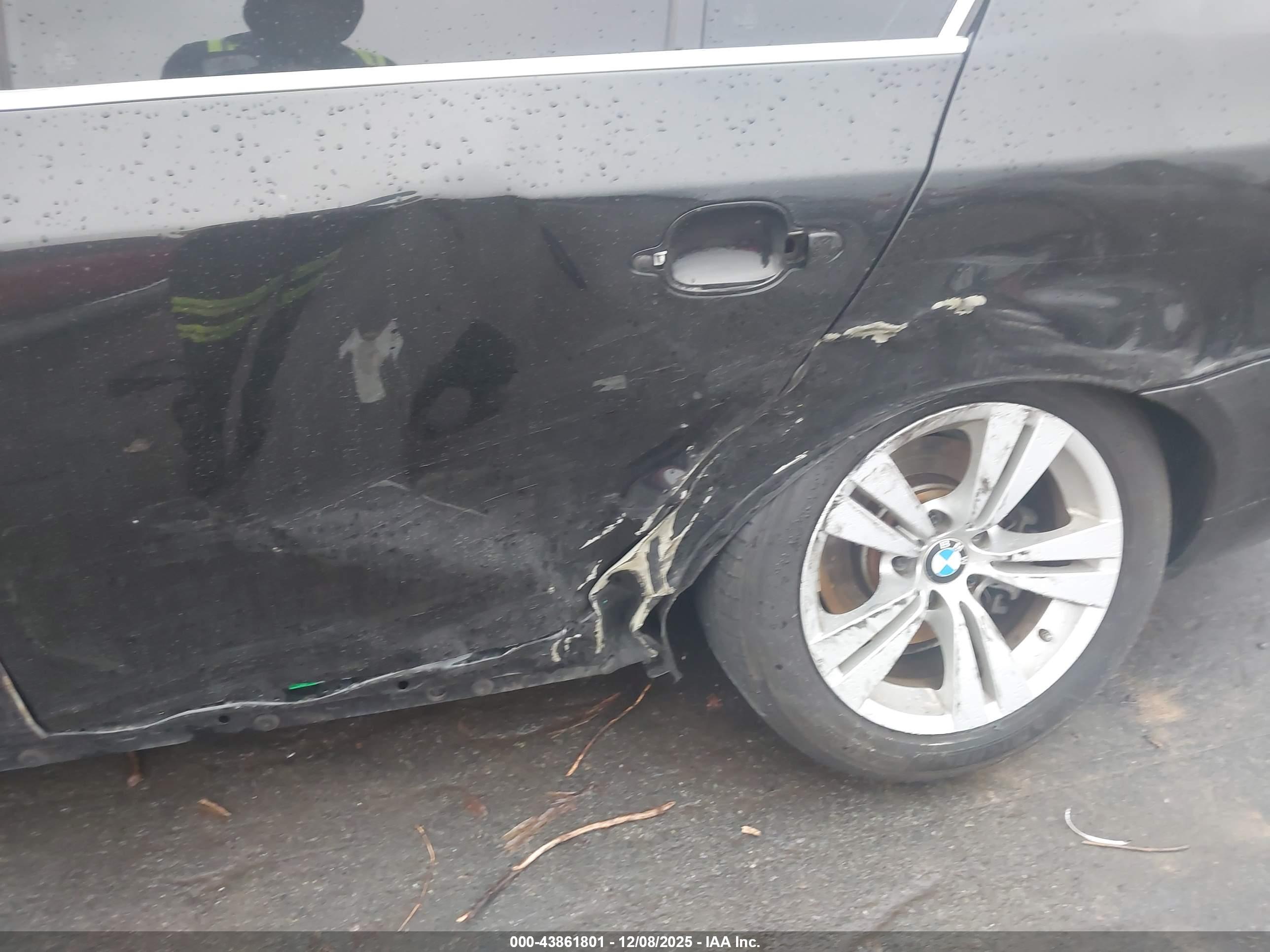BMW 528I image 6