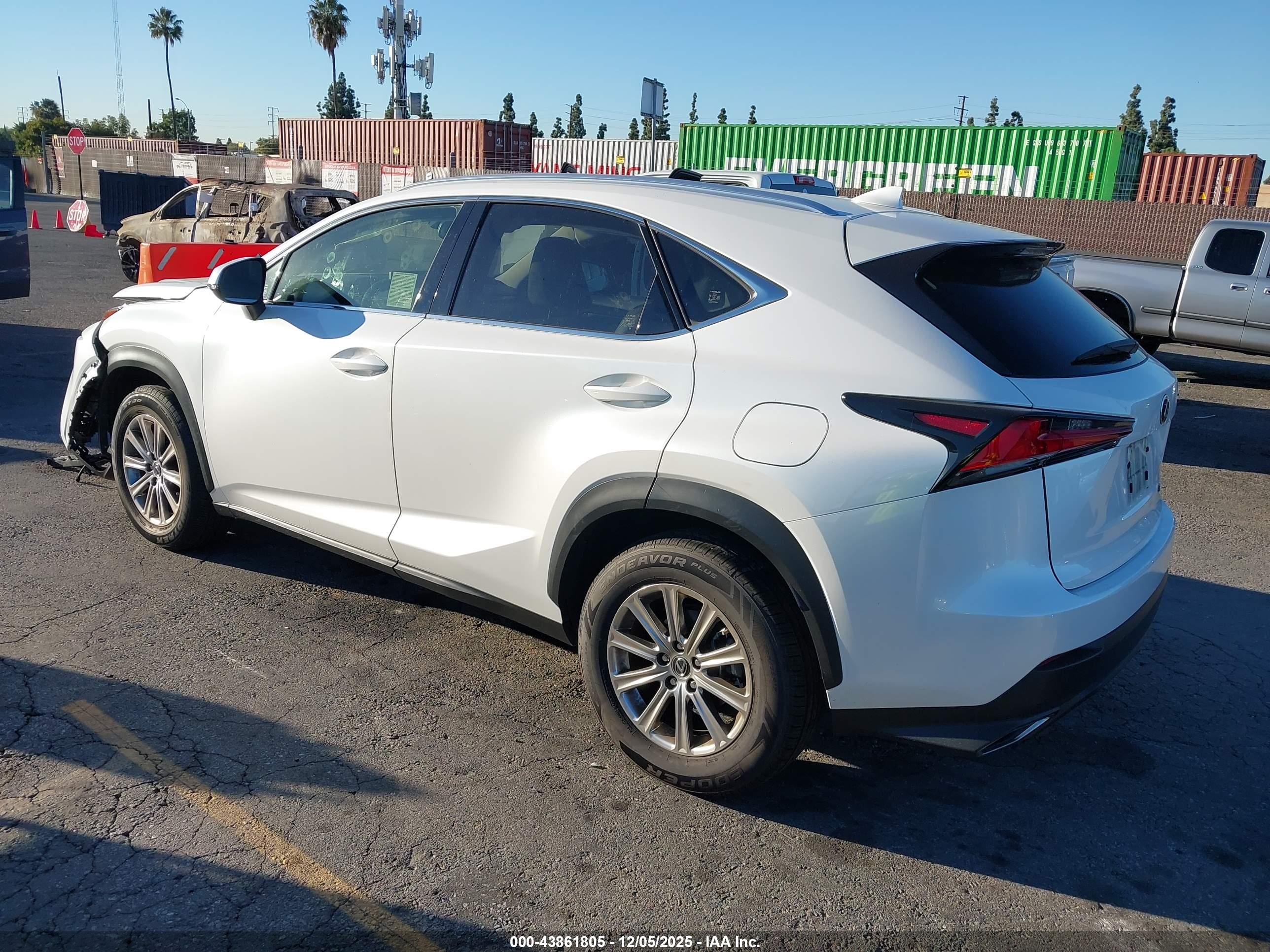 LEXUS NX image 3