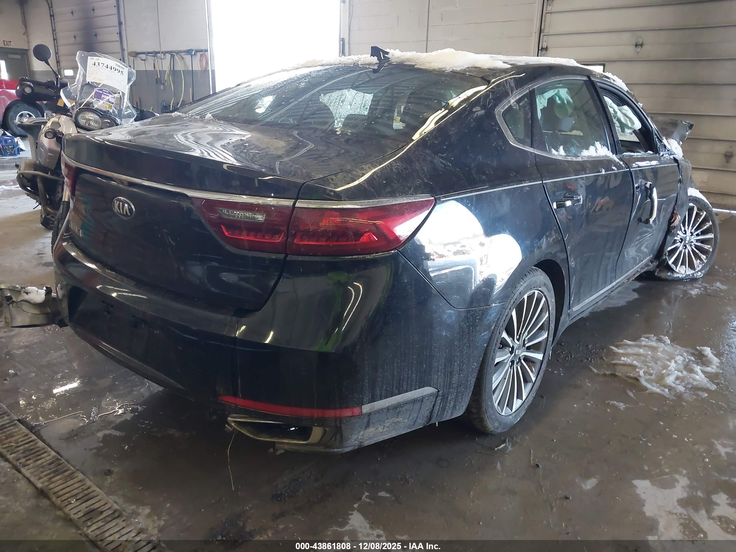 KIA CADENZA image 4