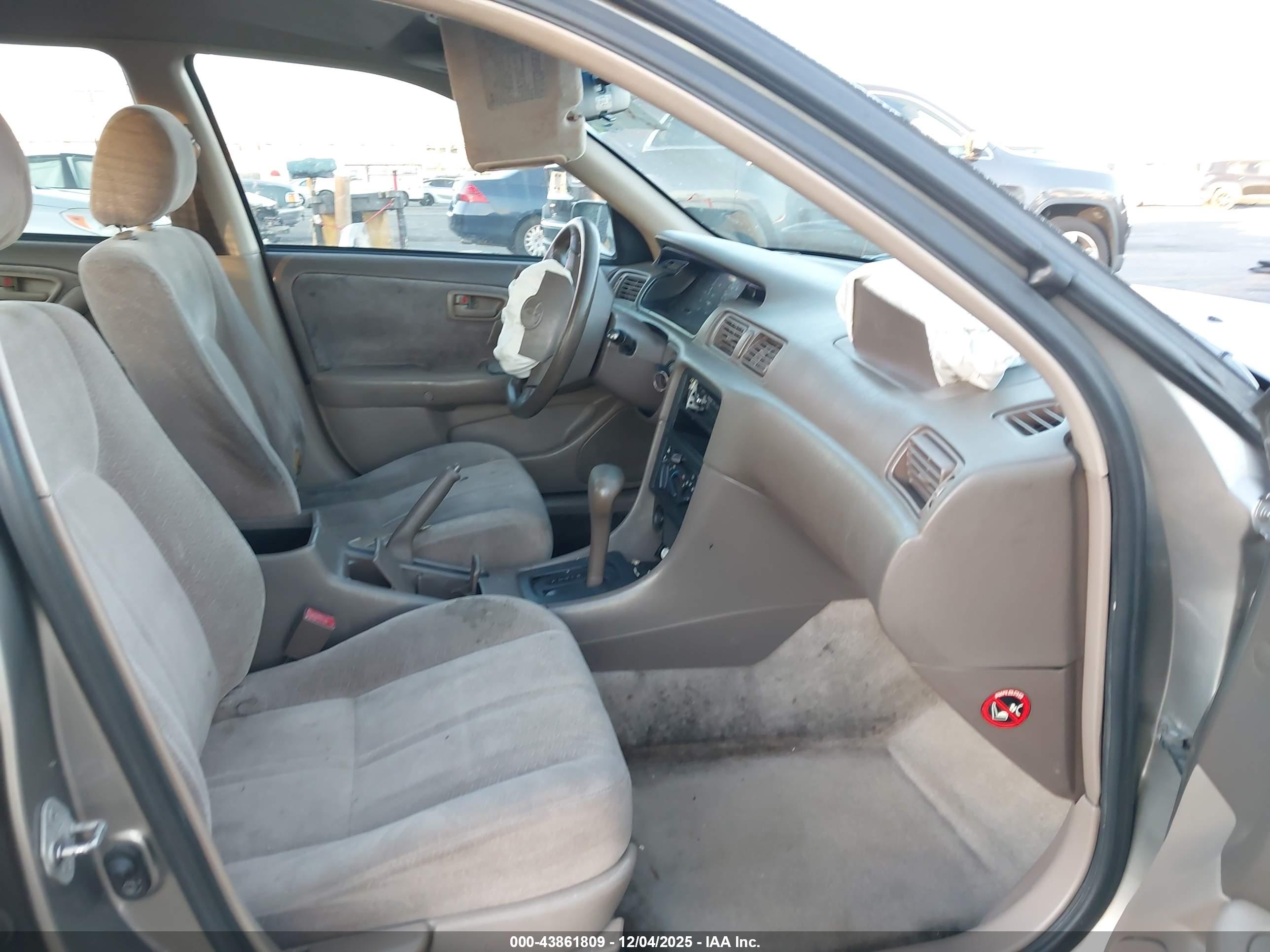 TOYOTA CAMRY image 5