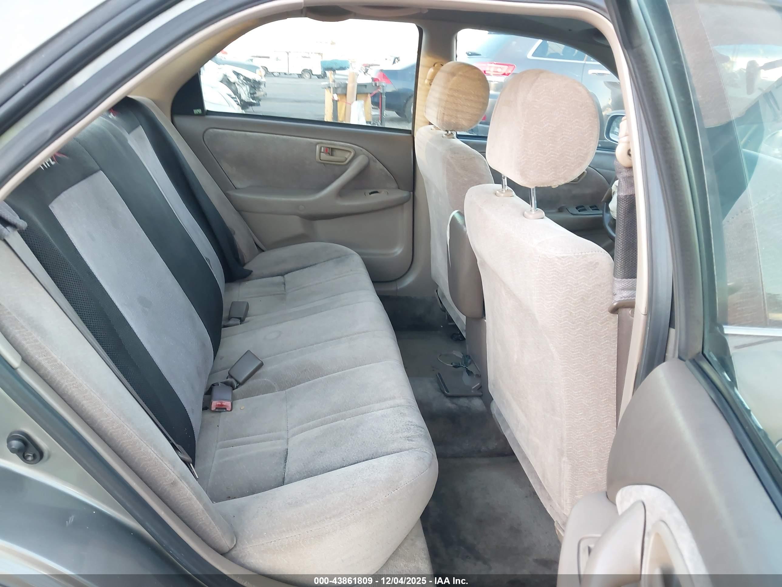 TOYOTA CAMRY image 8