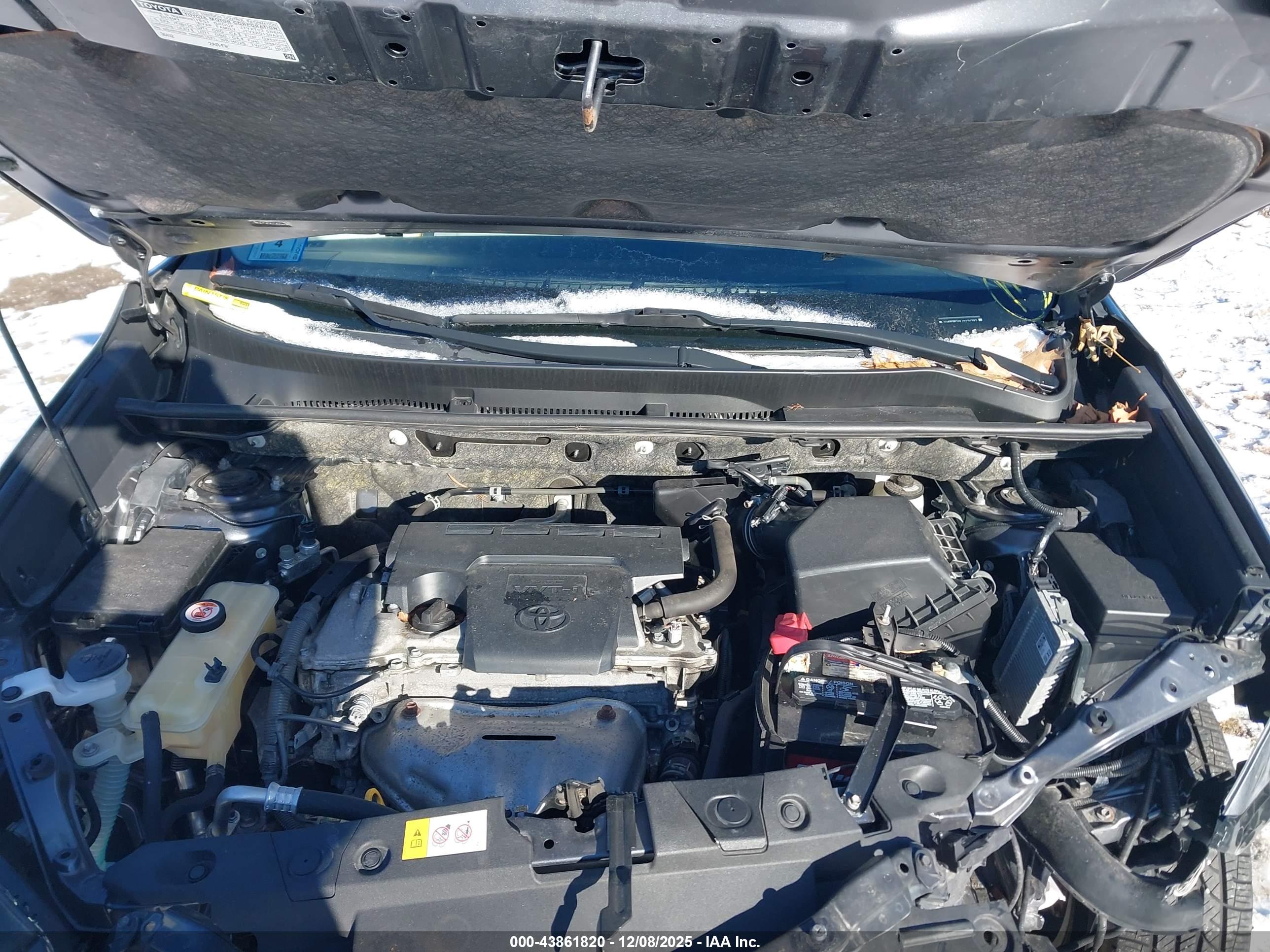 TOYOTA RAV4 image 10