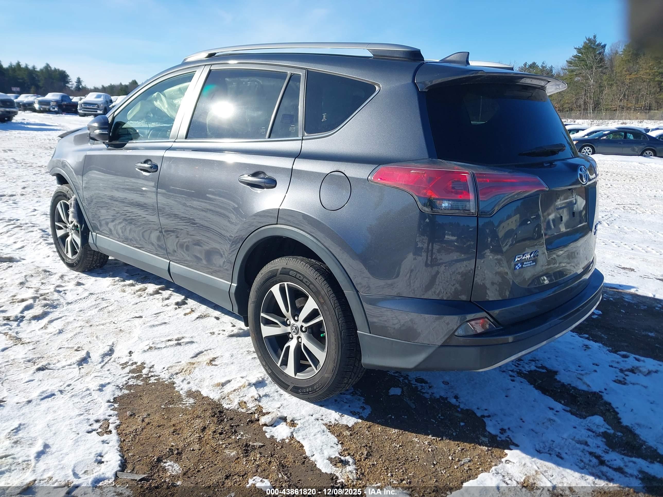 TOYOTA RAV4 image 3
