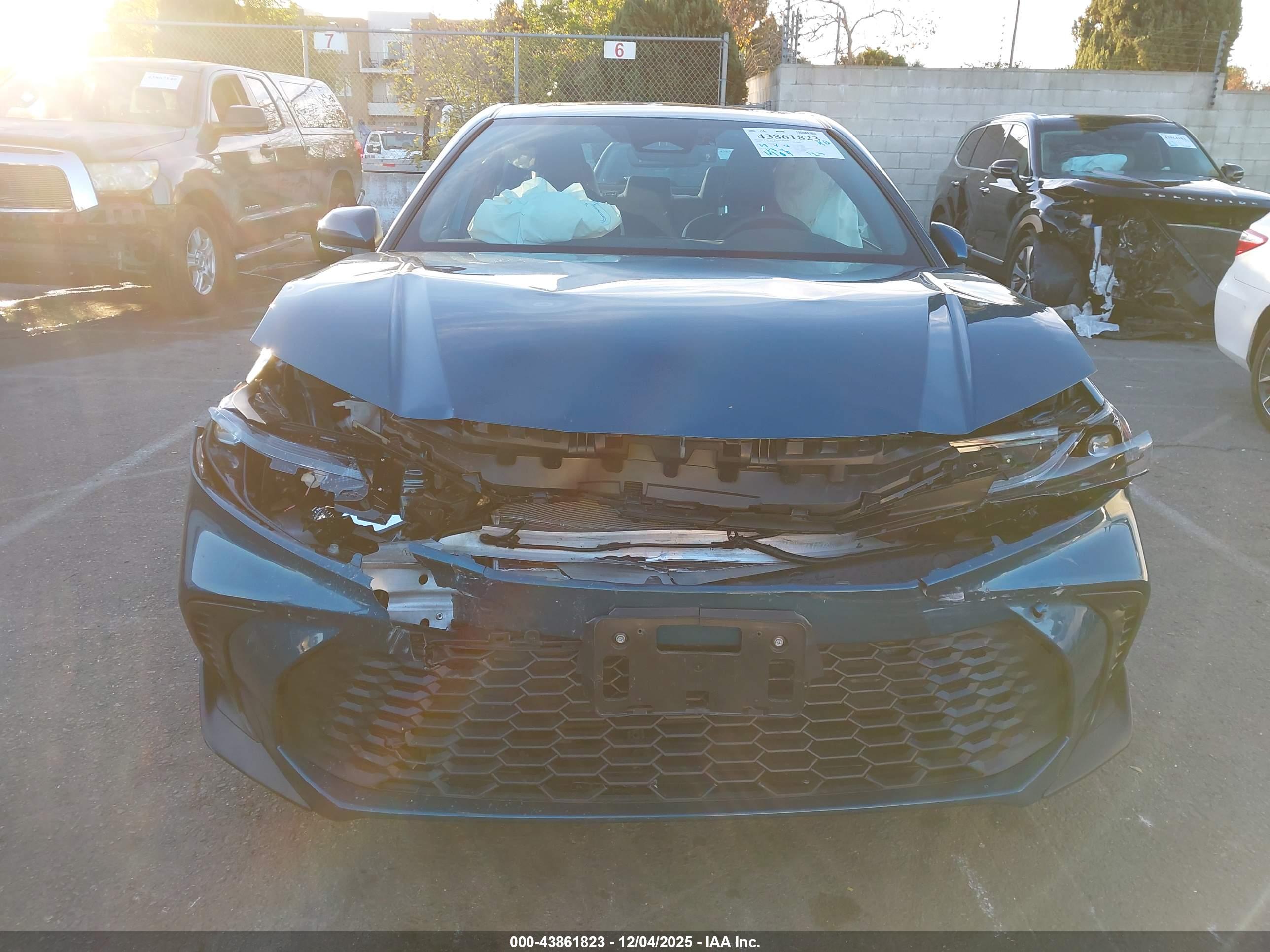 TOYOTA CAMRY image 6