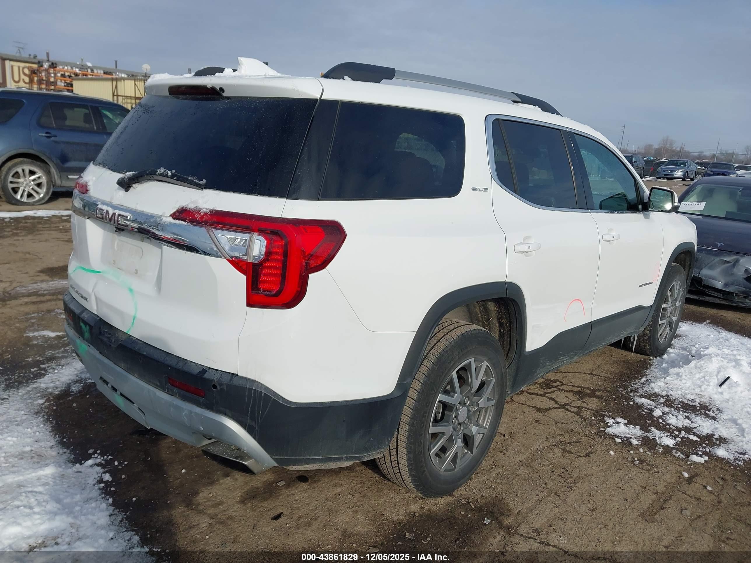 GMC ACADIA image 4