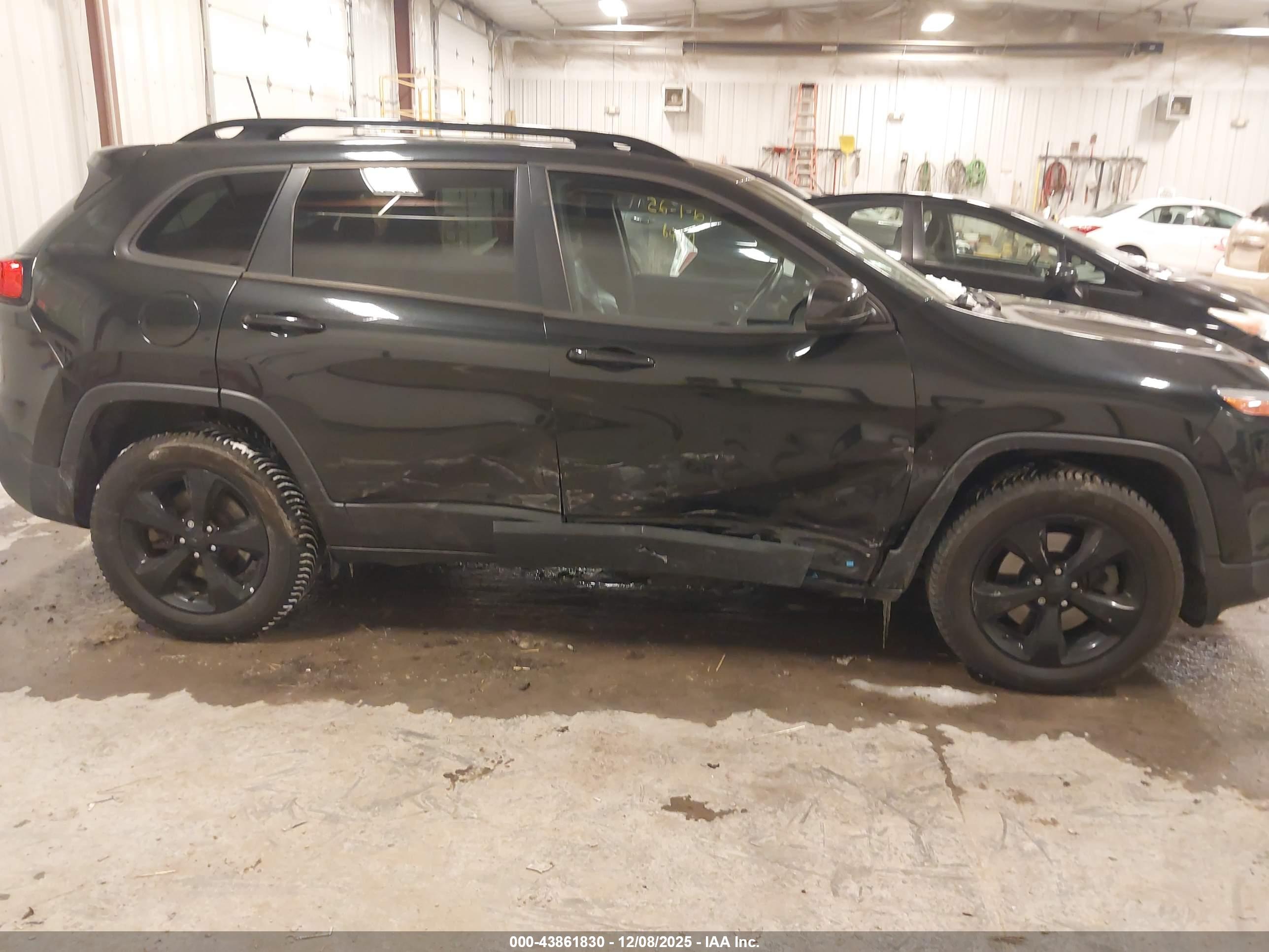 JEEP CHEROKEE image 6