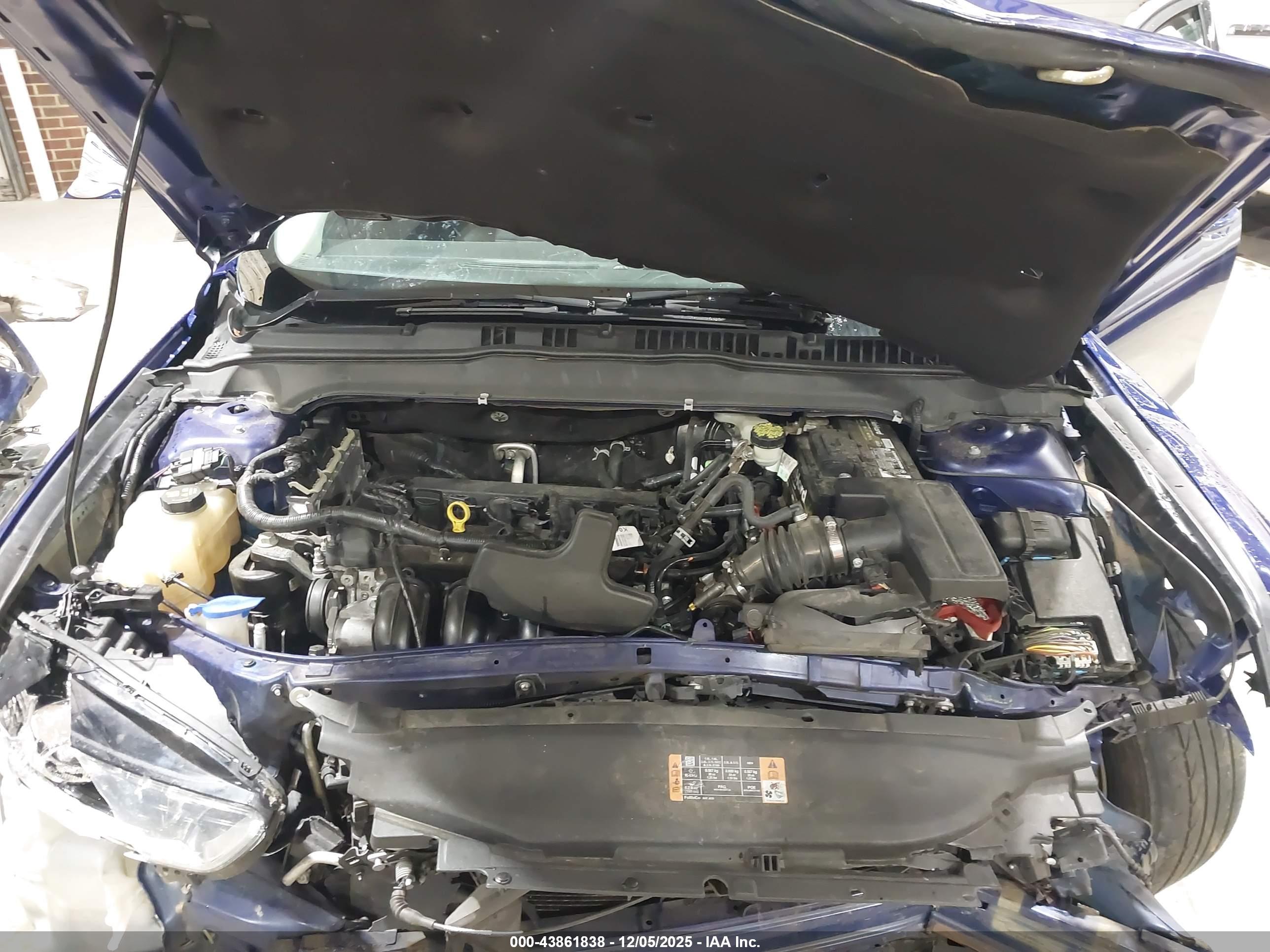 FORD FUSION image 10