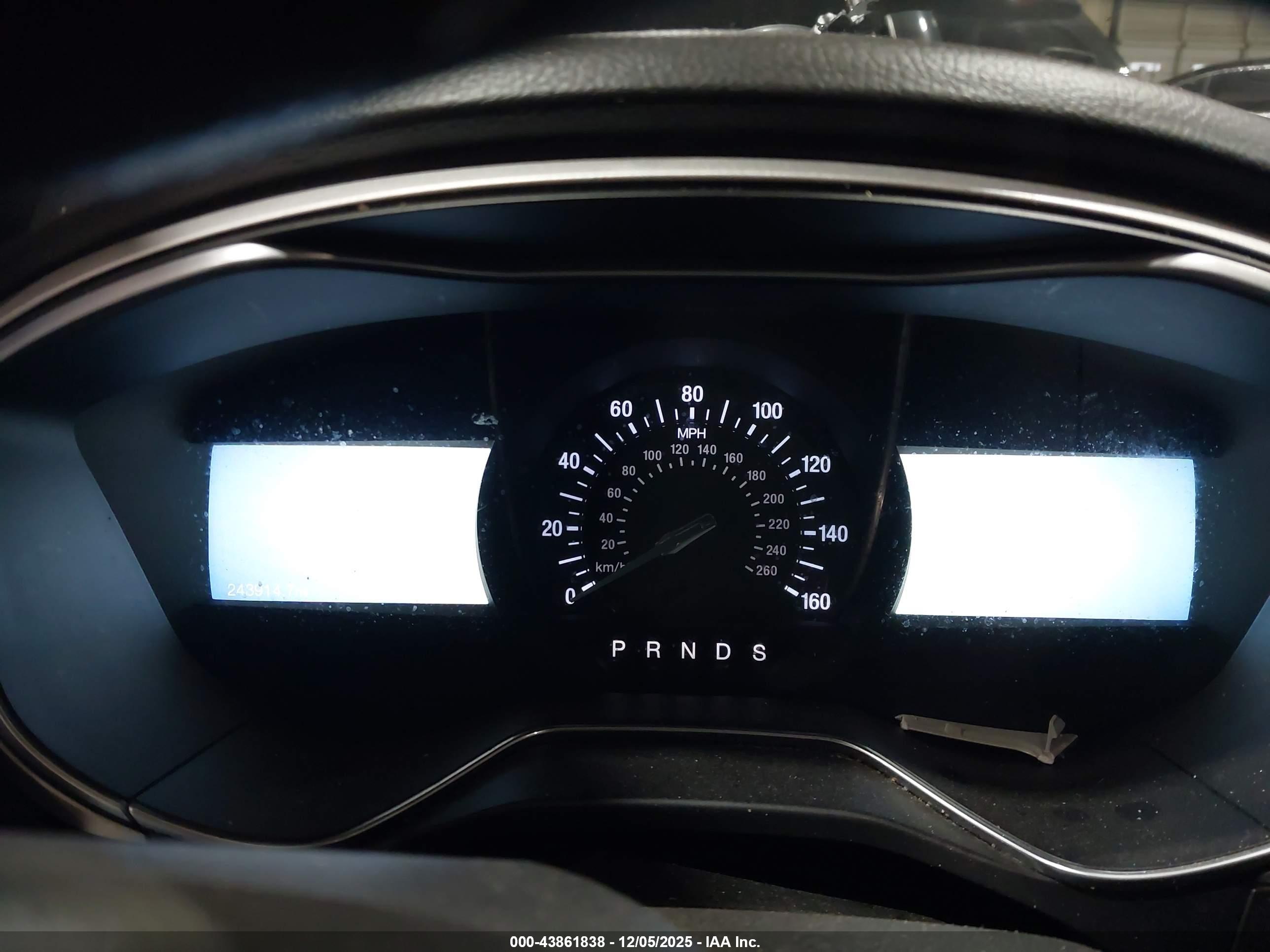 FORD FUSION image 7