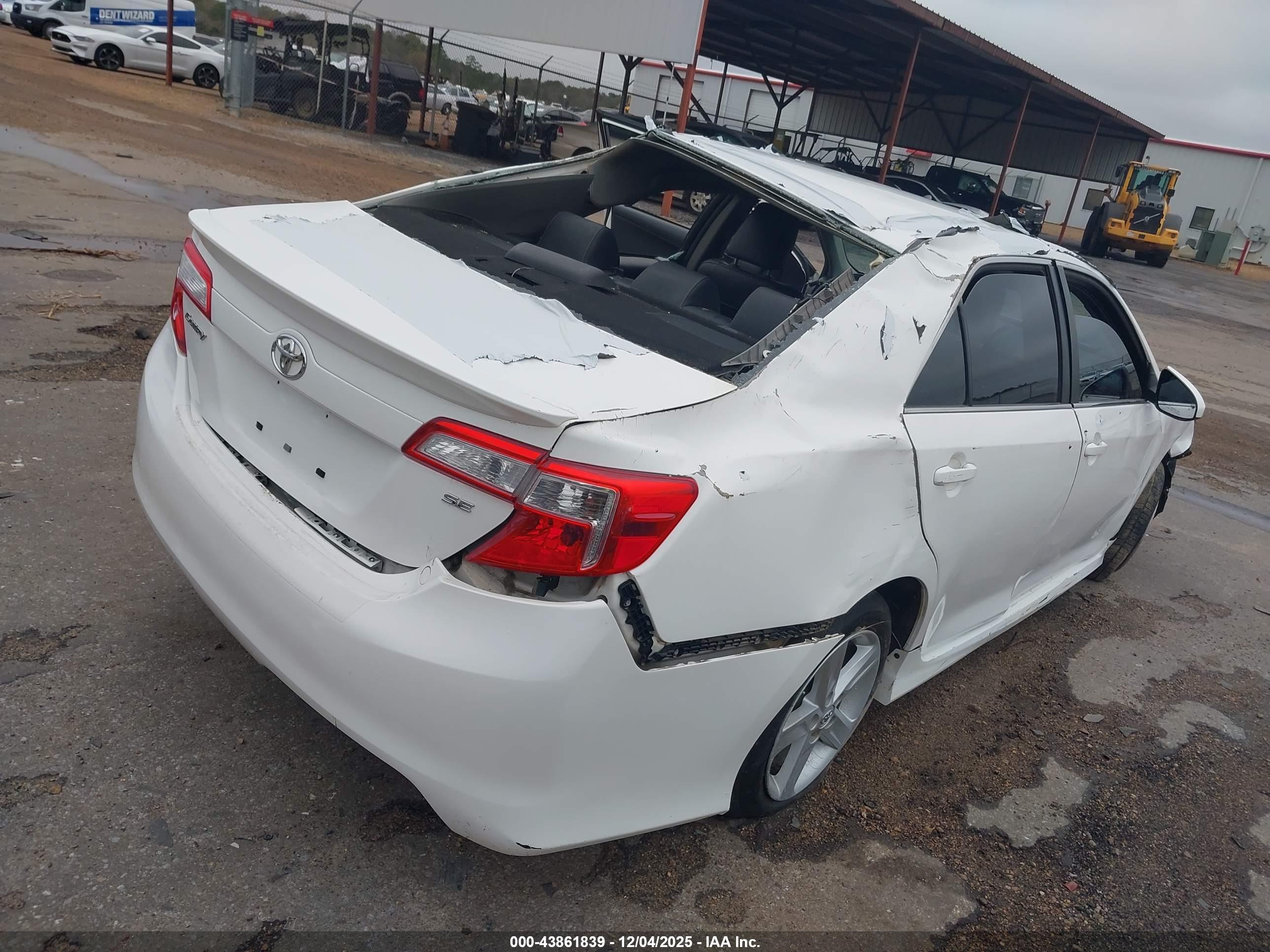 TOYOTA CAMRY image 6