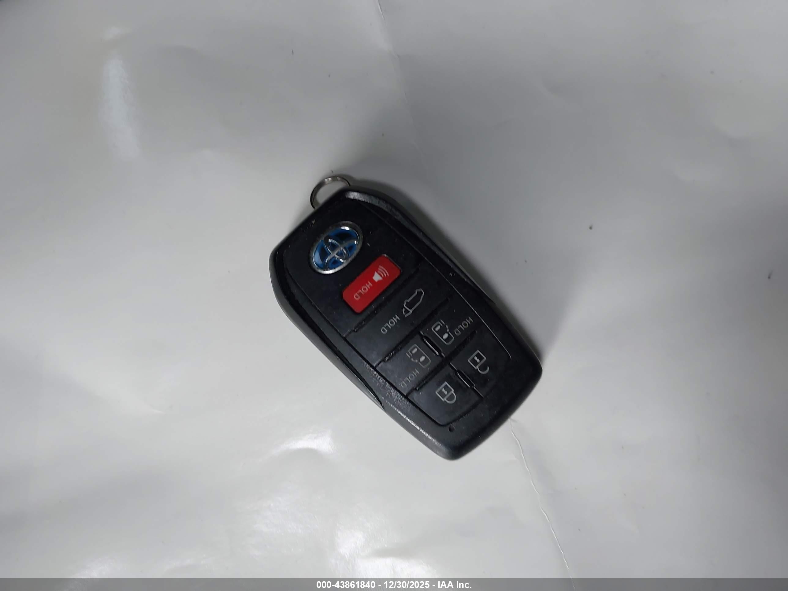 TOYOTA SIENNA image 11