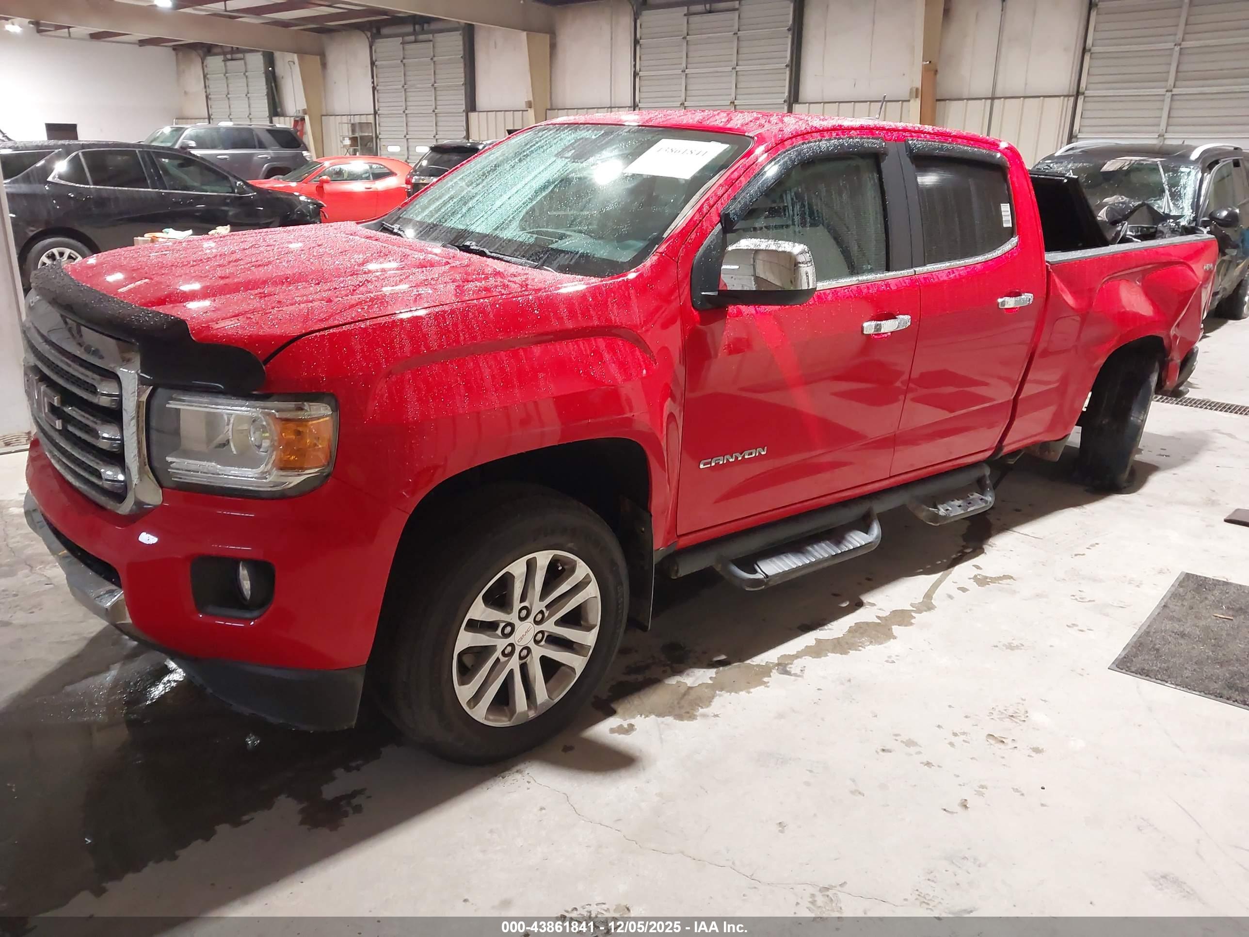 GMC CANYON image 2