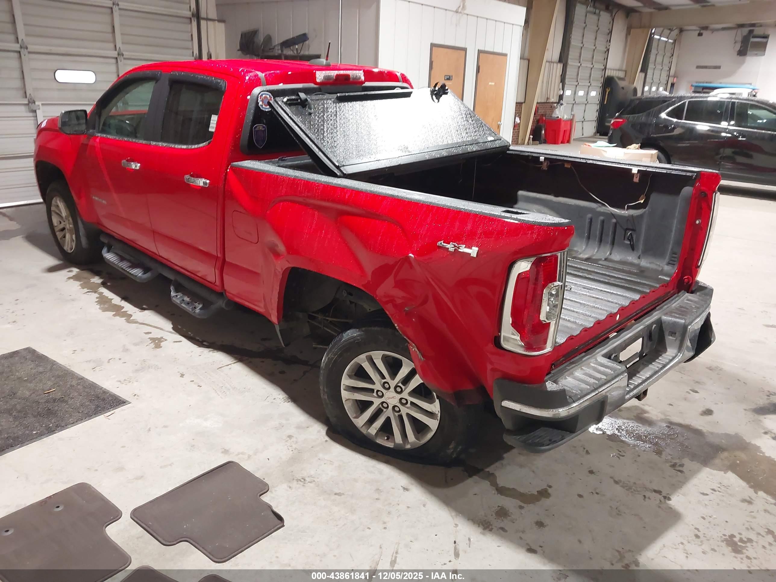 GMC CANYON image 3